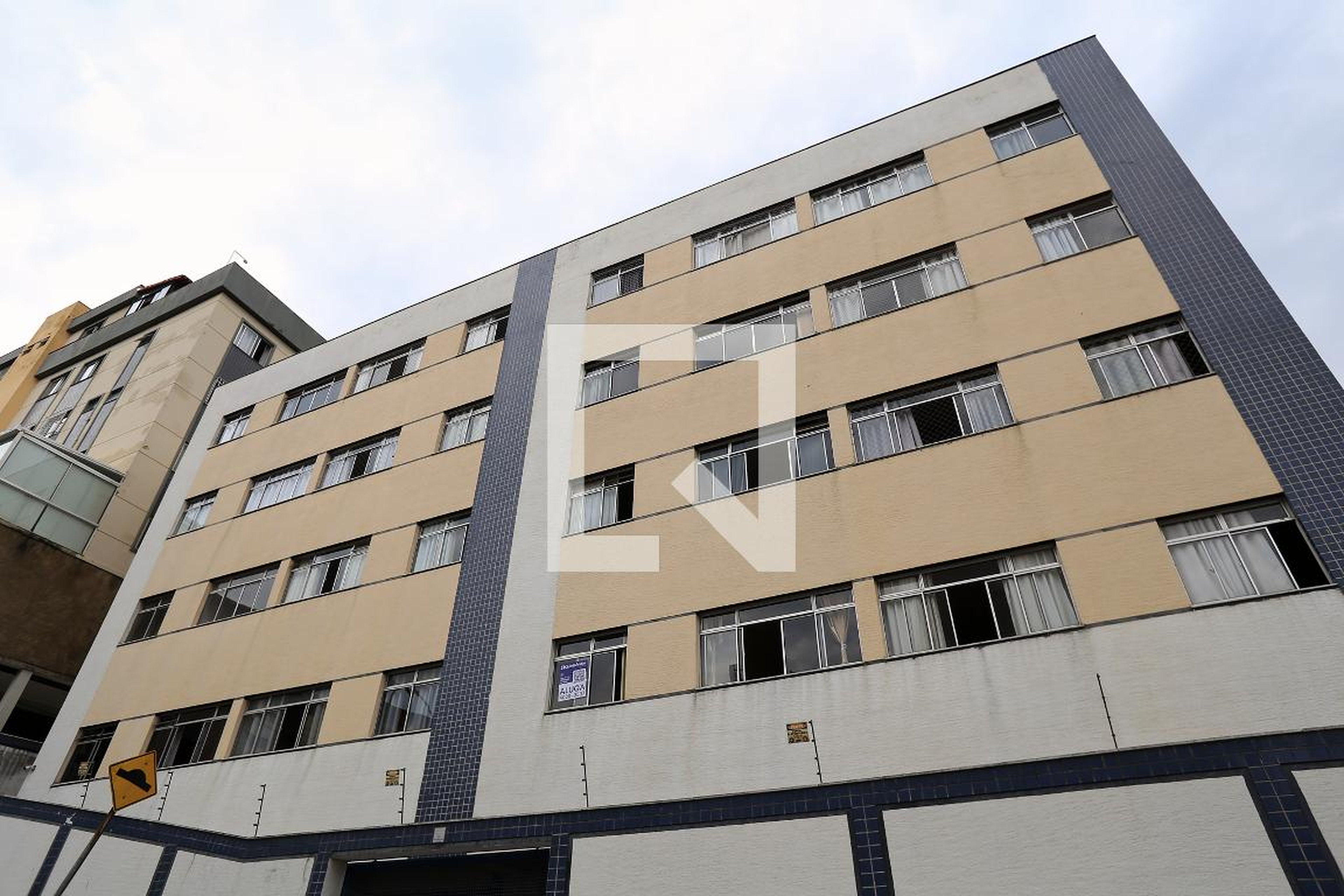 Fachada Condomínio em Rua Urano, 236