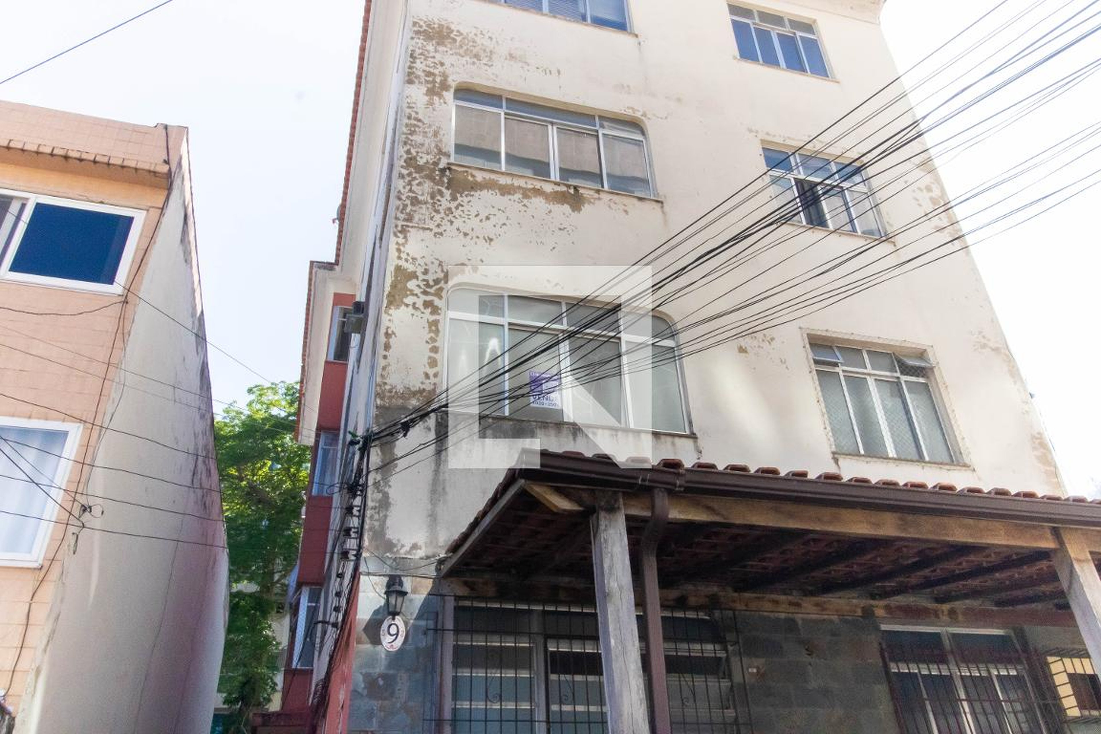 Fachada Condomínio em Rua Doutor Joaquim Peixoto, 9