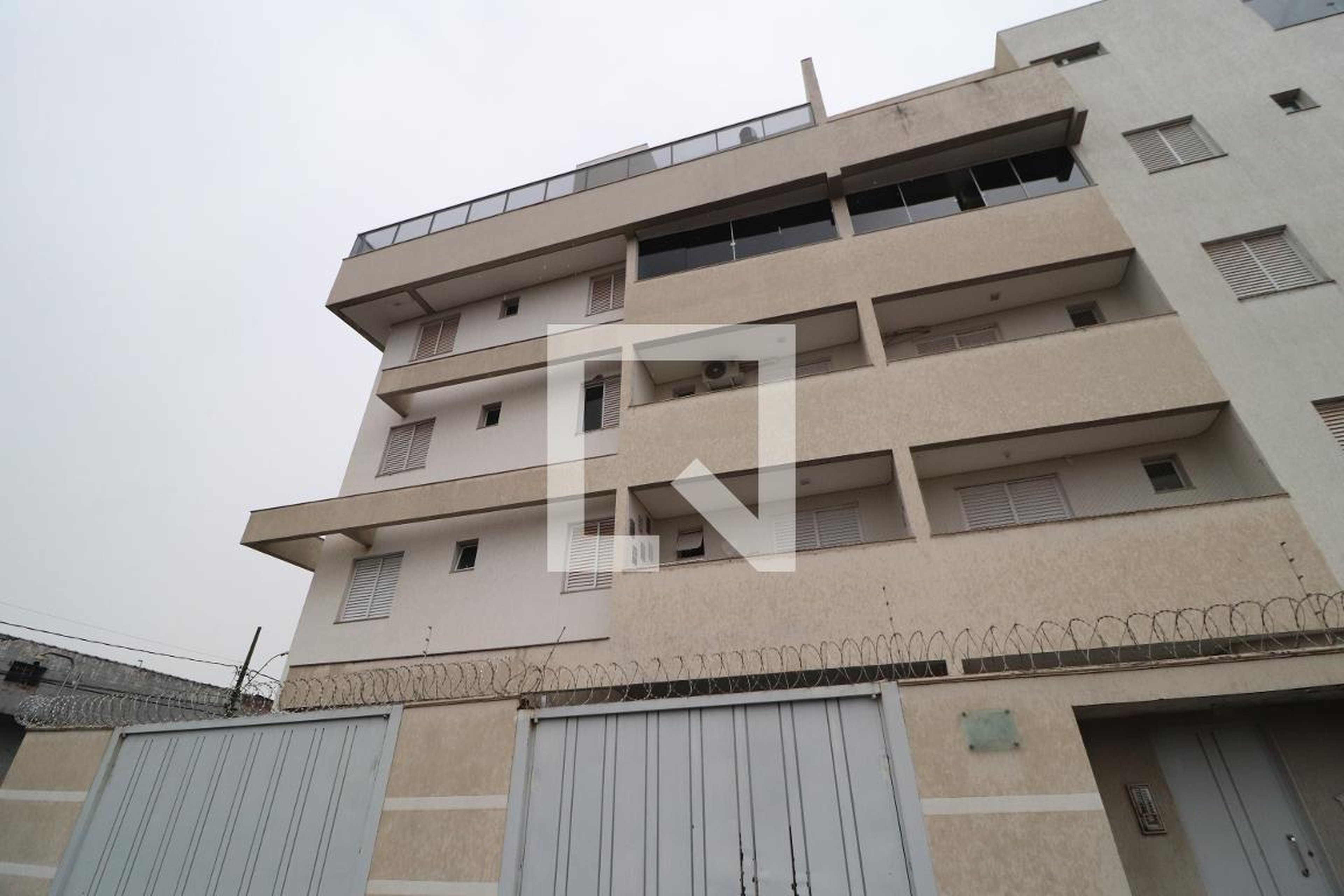 Fachada Condomínio em Avenida Levino de Souza, 628