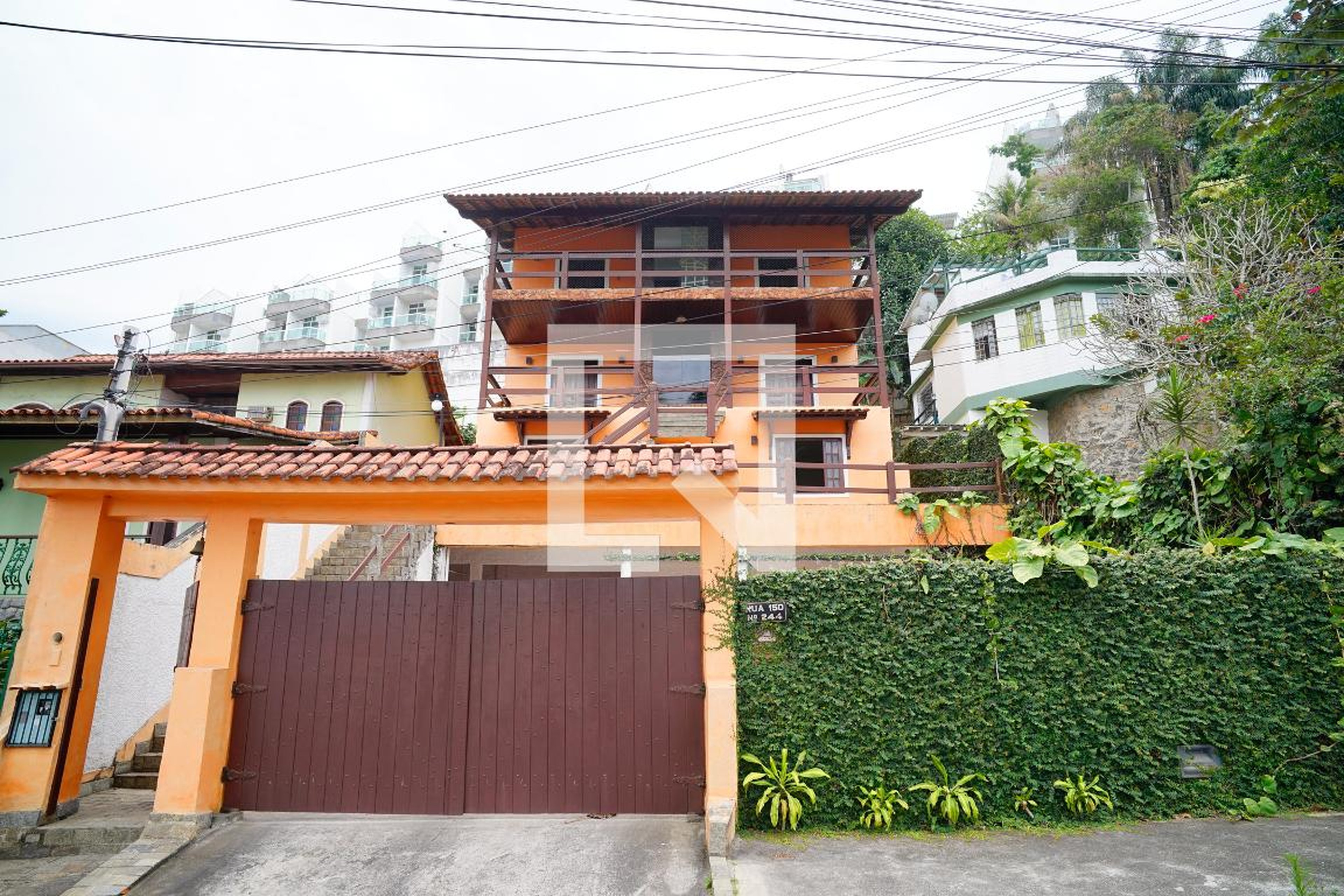 Fachada Condomínio em Rua Professor Antonio Felippe da Rocha, 244