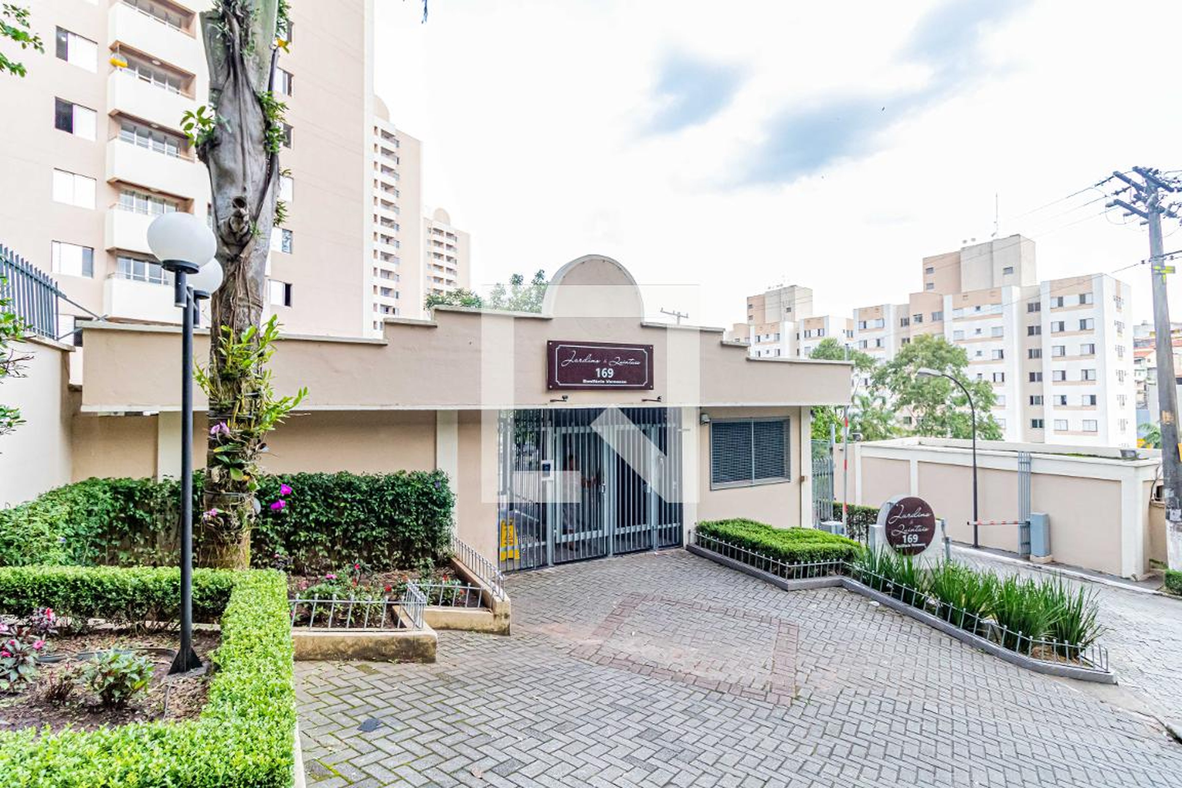 Fachada Condomínio Jardins e Quintais