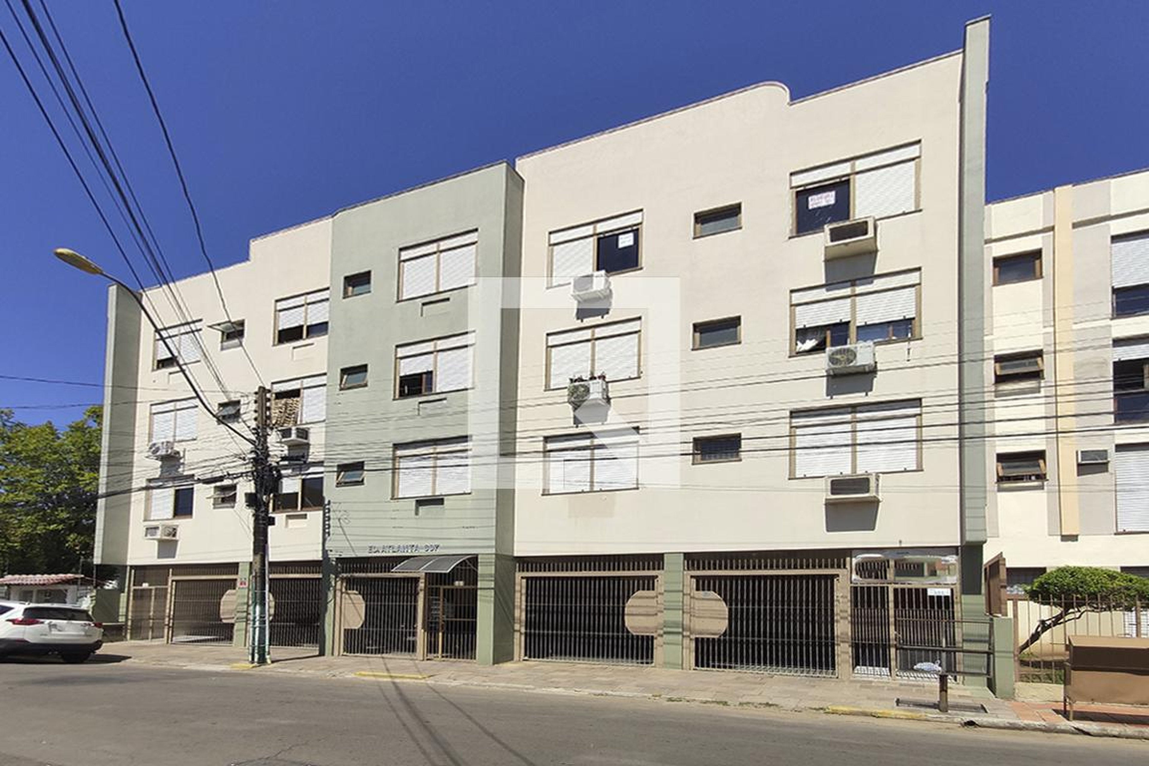 Fachada Condomínio em Rua São João, 705