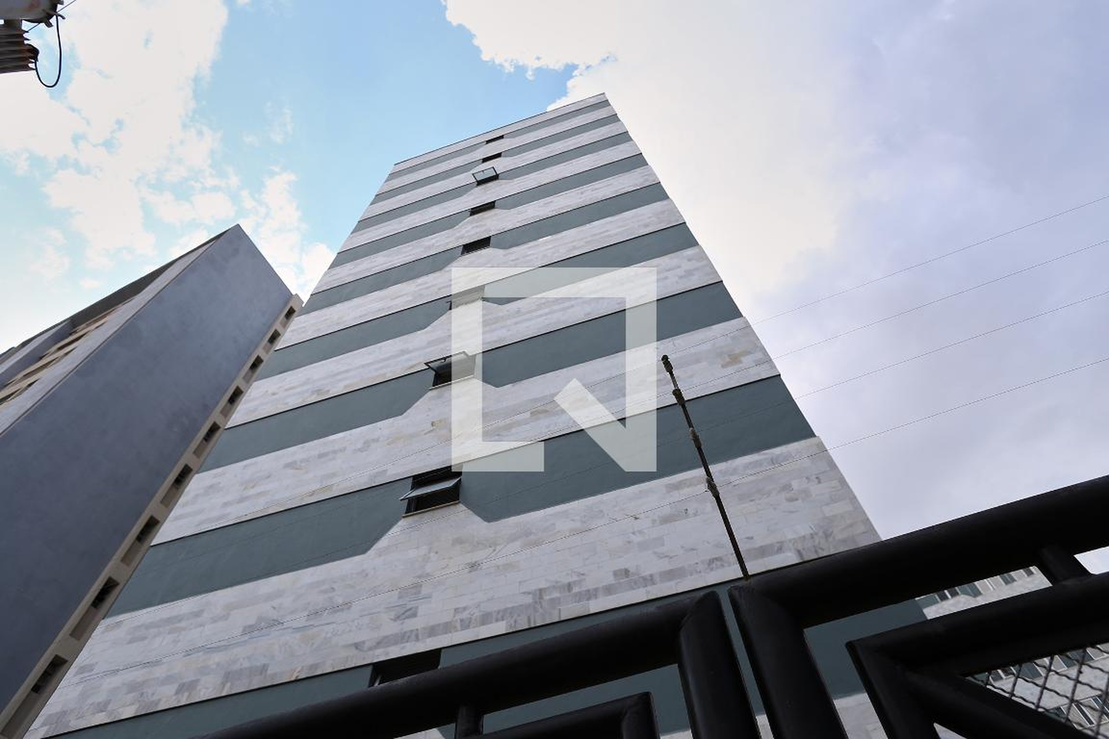 Fachada Condomínio em Rua Conselheiro Lafaiete, 2079