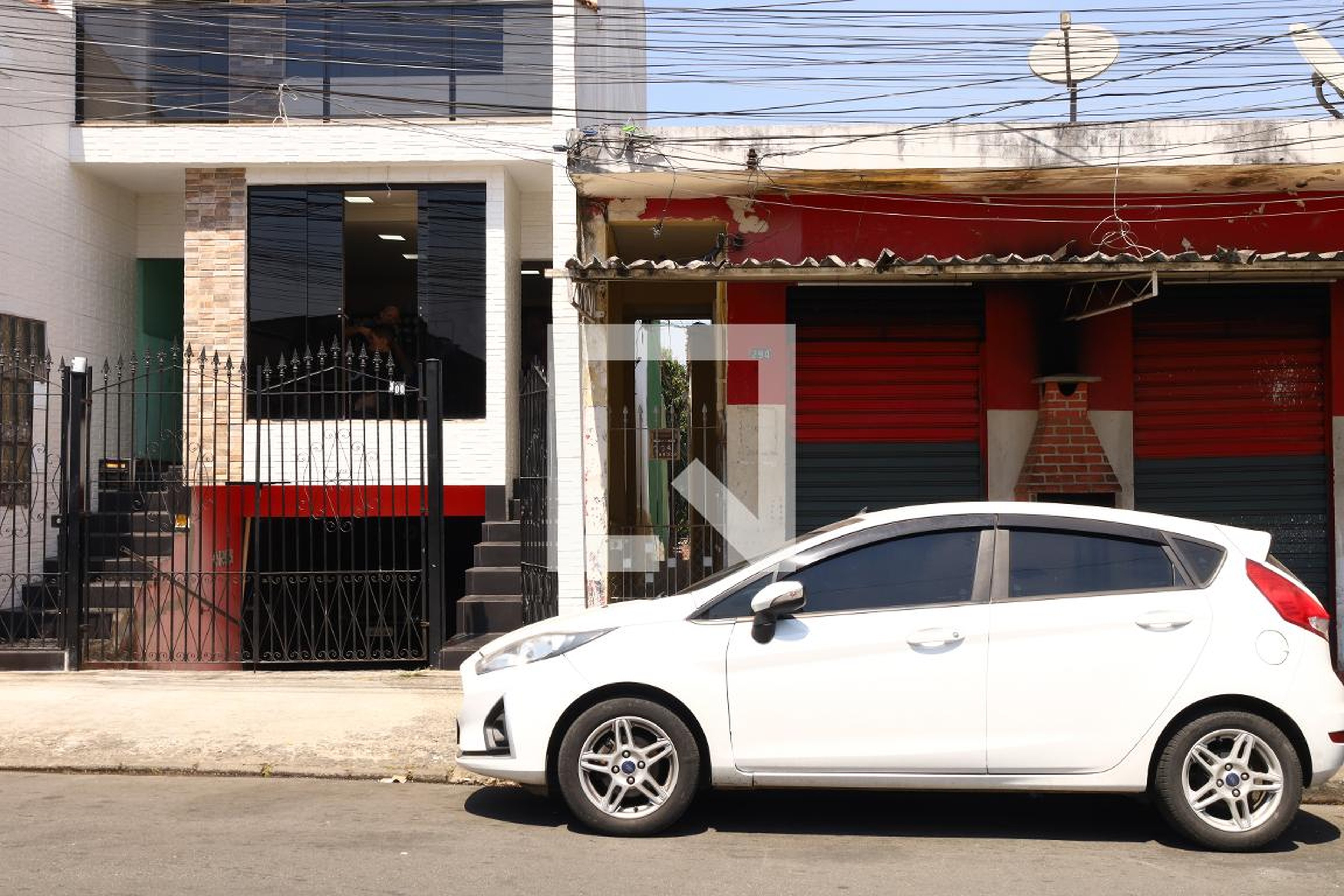 Fachada Condomínio em Rua Praia das Torres, 294