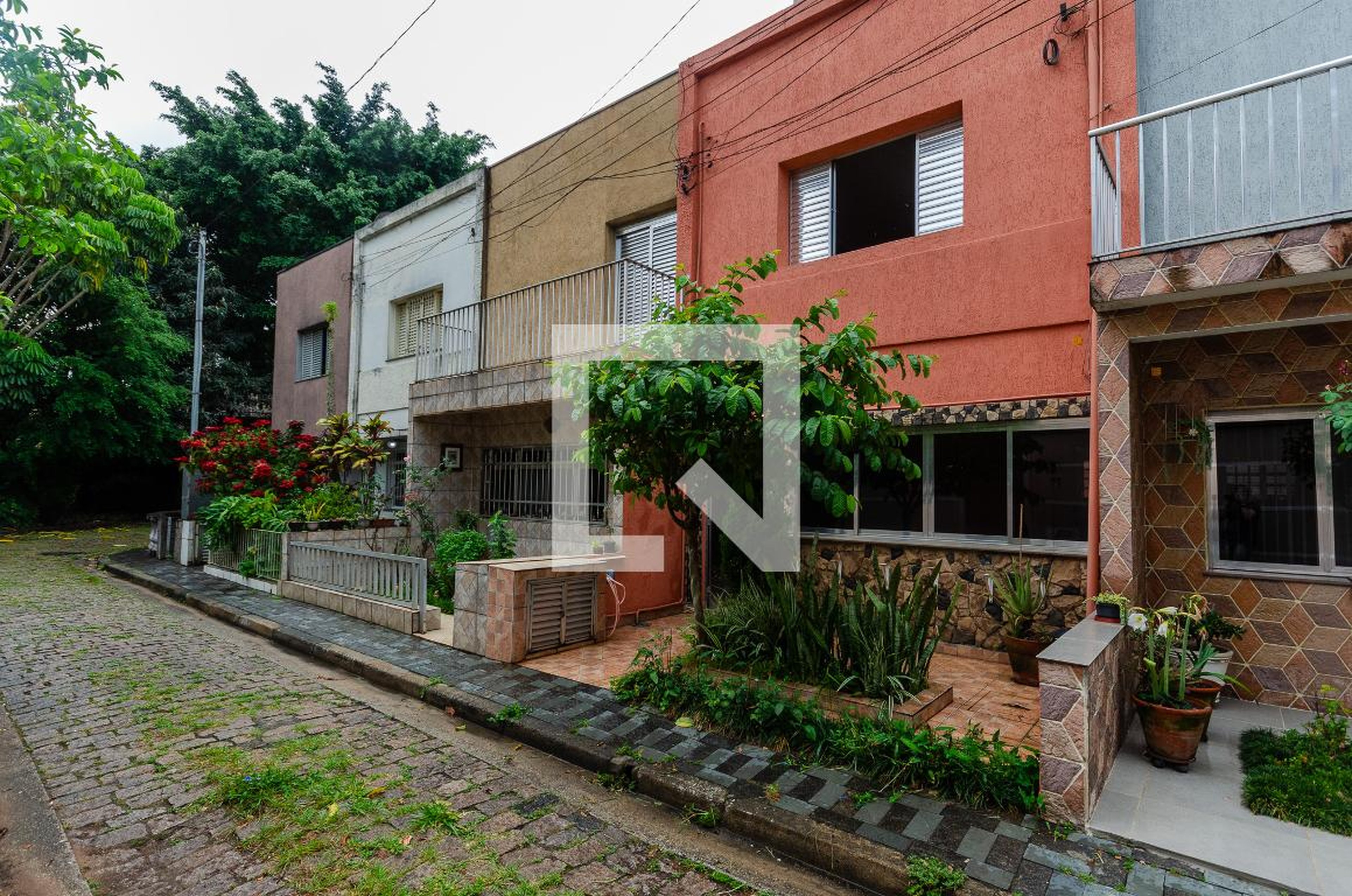 Fachada Condomínio em Rua Balsa, 70