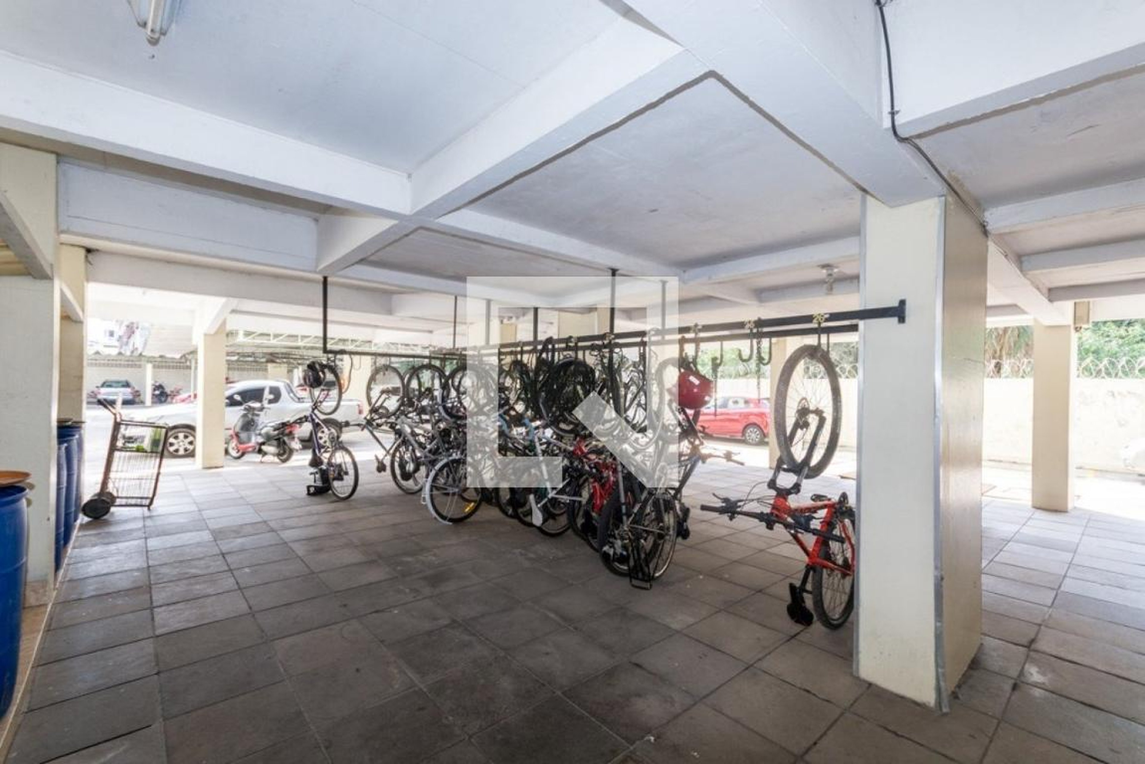 bicicletário - Edifício Lopo Gonçalves