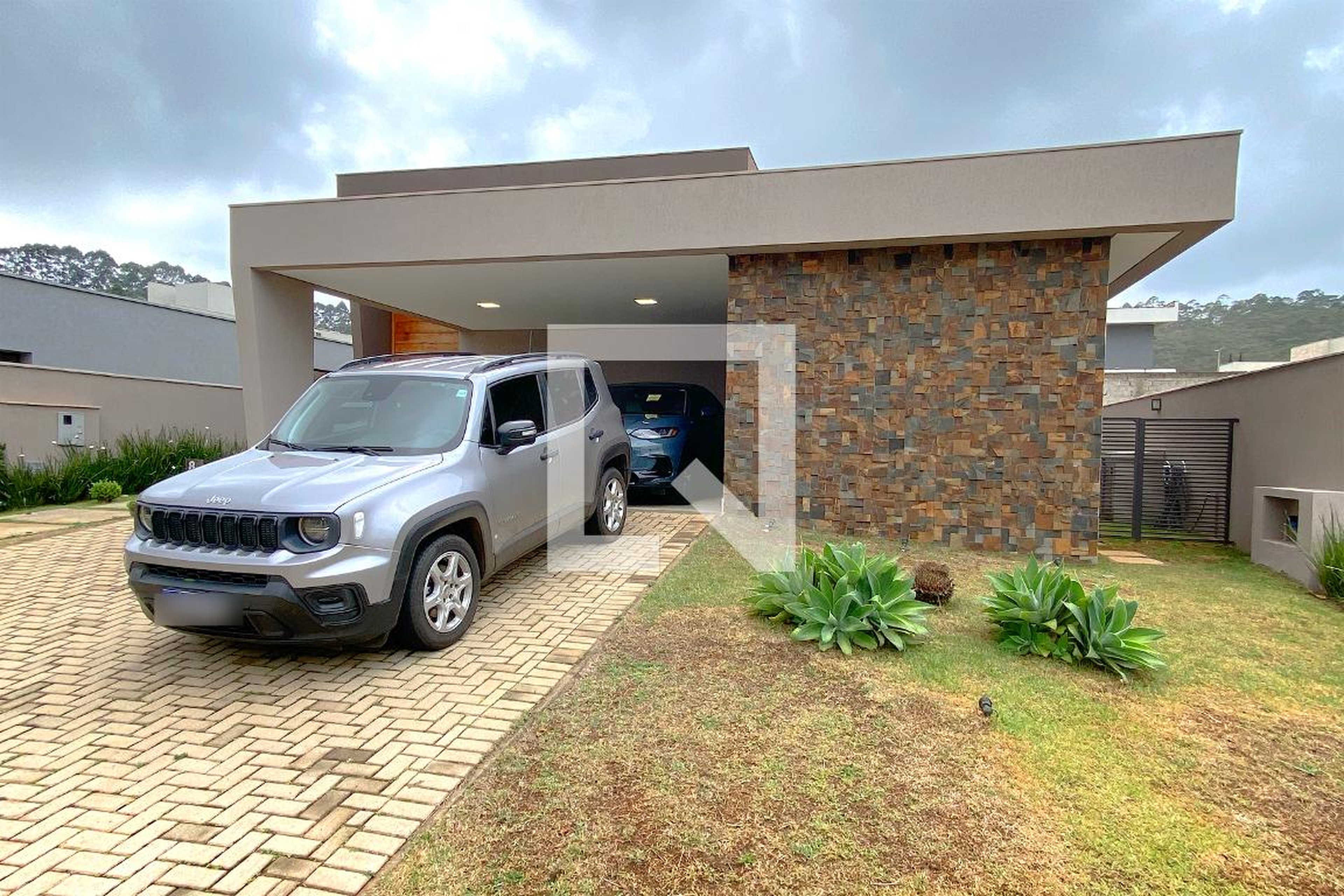 Fachada Condomínio em Rua Engenheiro Vladimir Madeira, 85