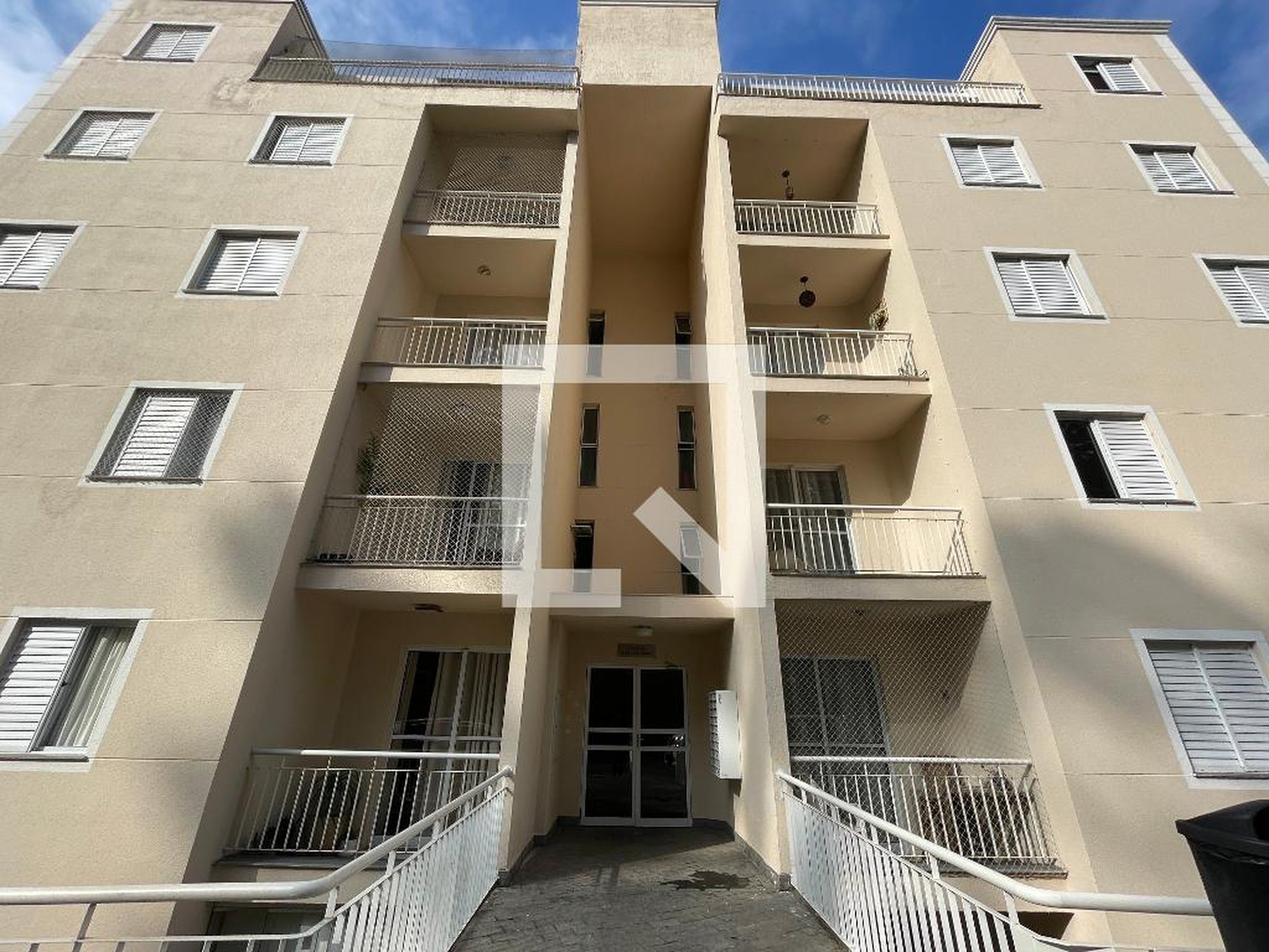 Fachada Condomínio em Rua Poker, 2