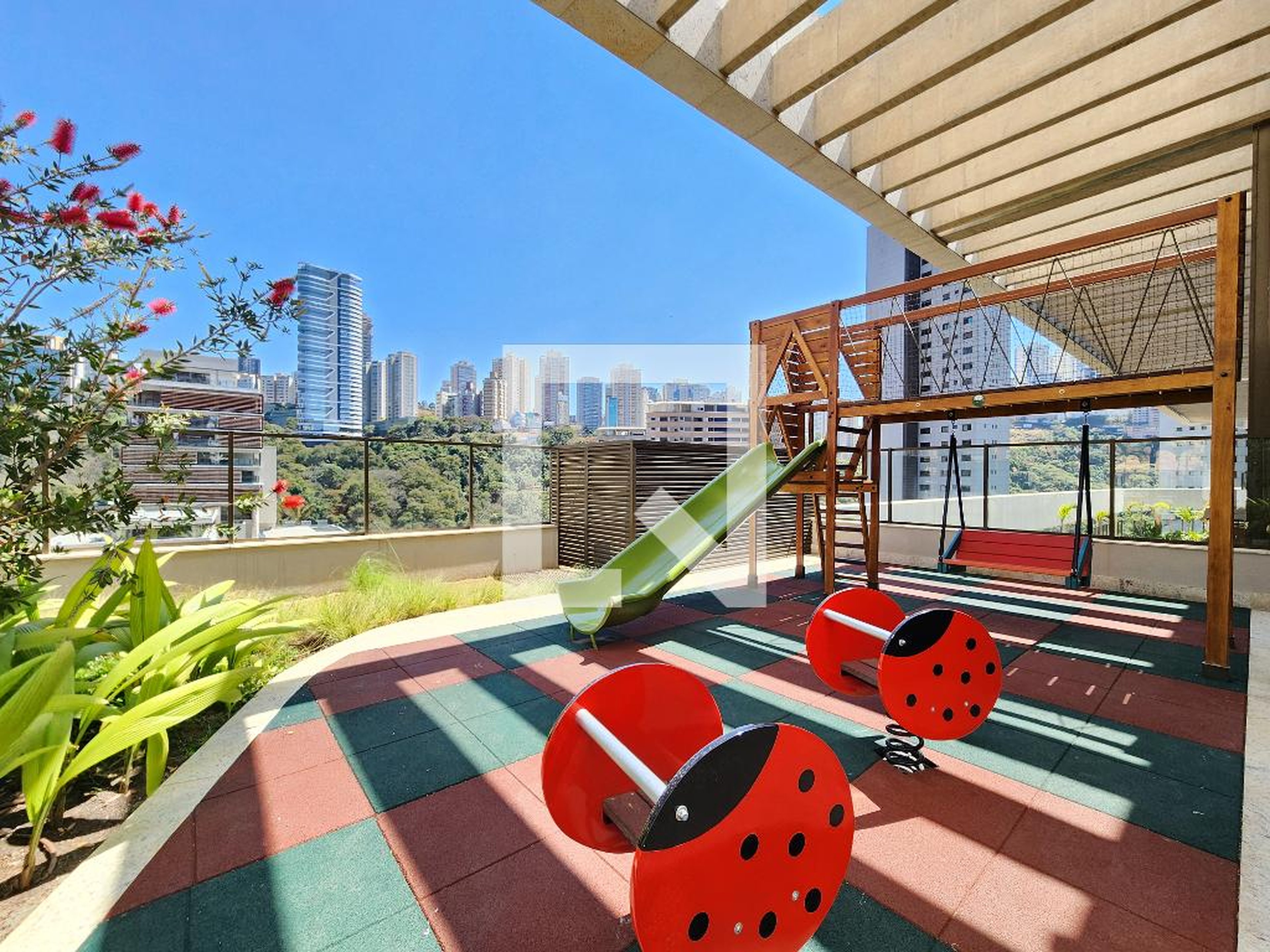 Playground - Luar Residencial