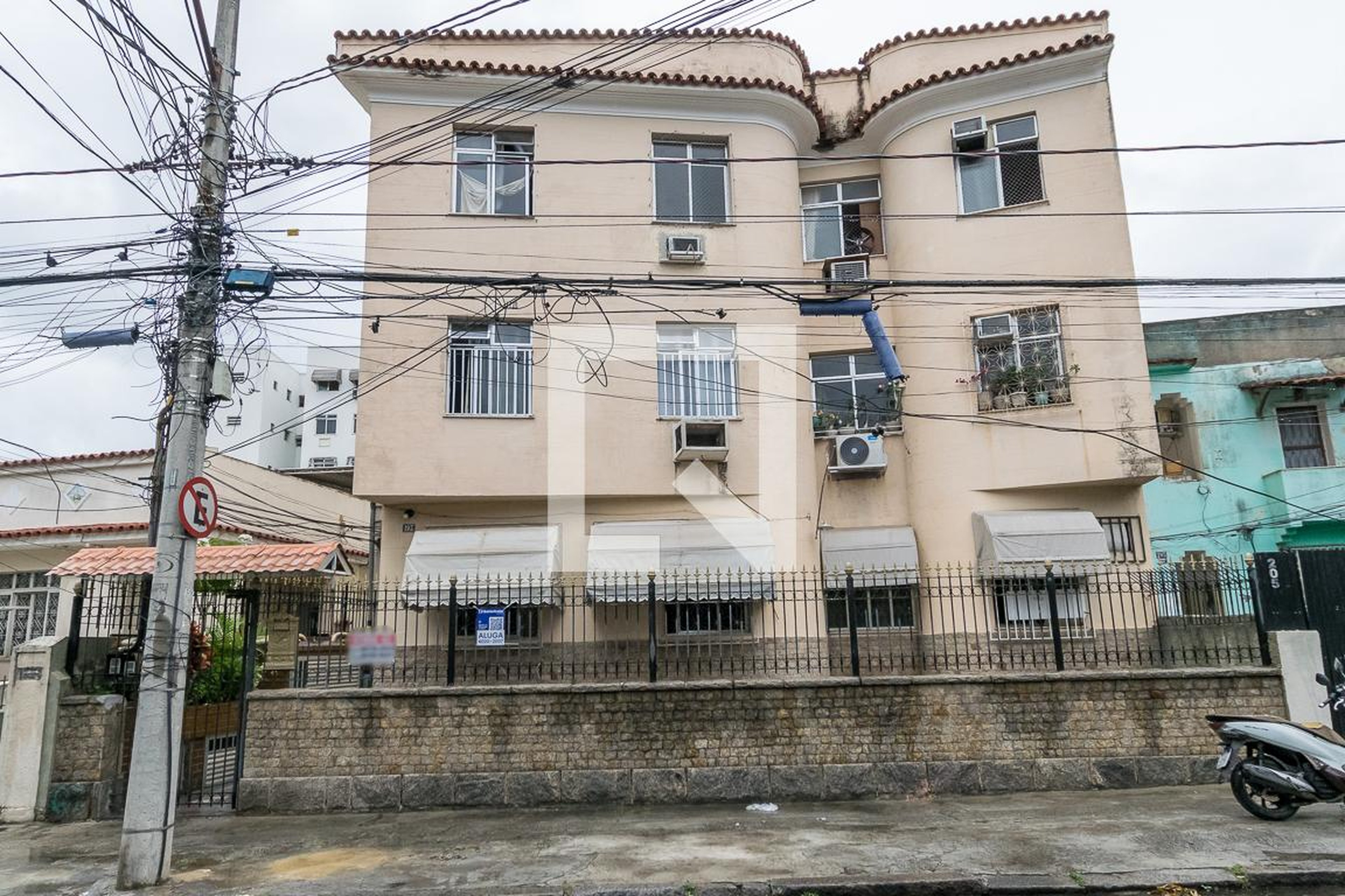 Fachada do Prédio Condomínio em Rua Antônio Rêgo, 193