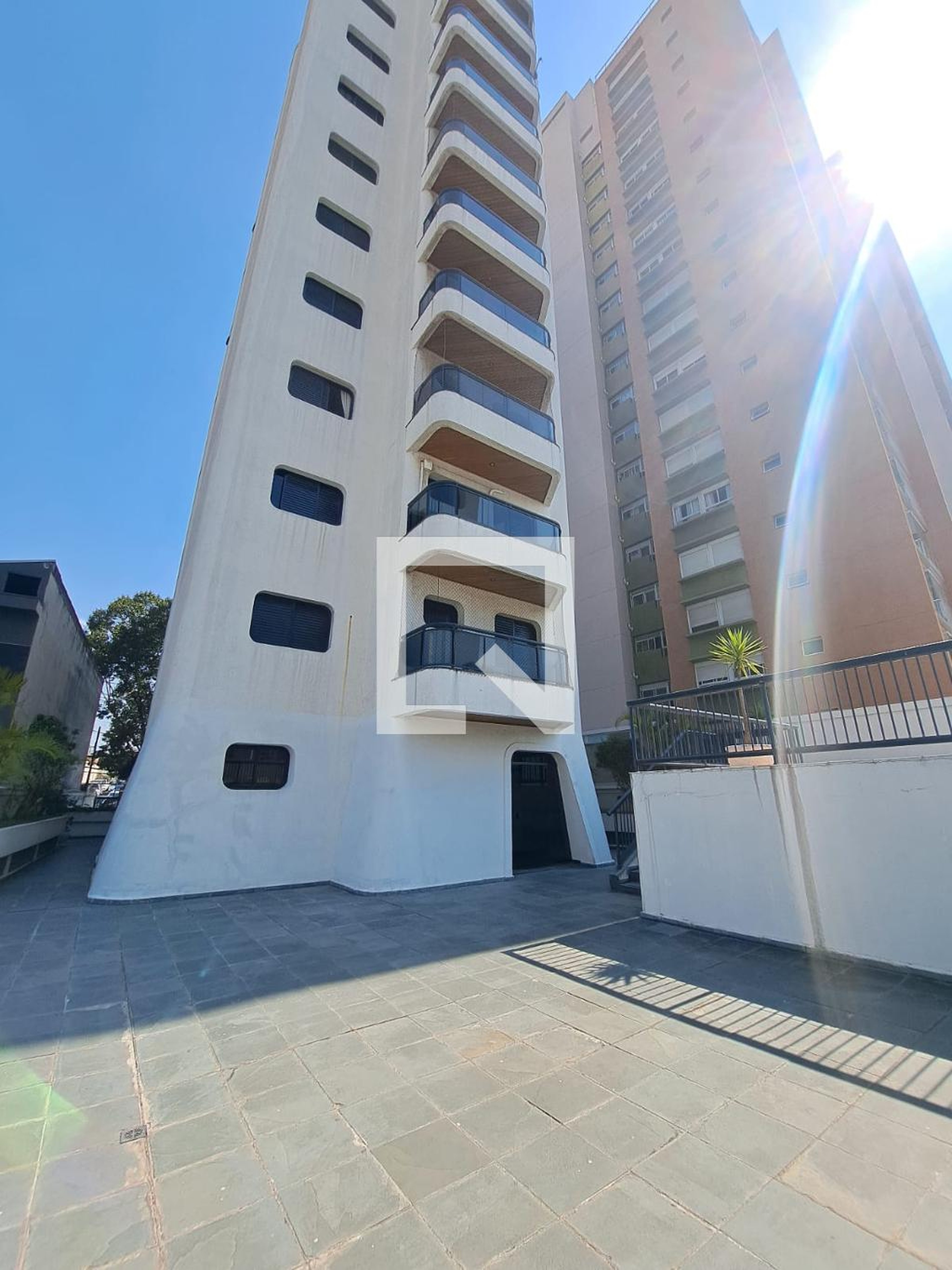 Fachada Condomínio em Rua Clotilde Galesi, 158