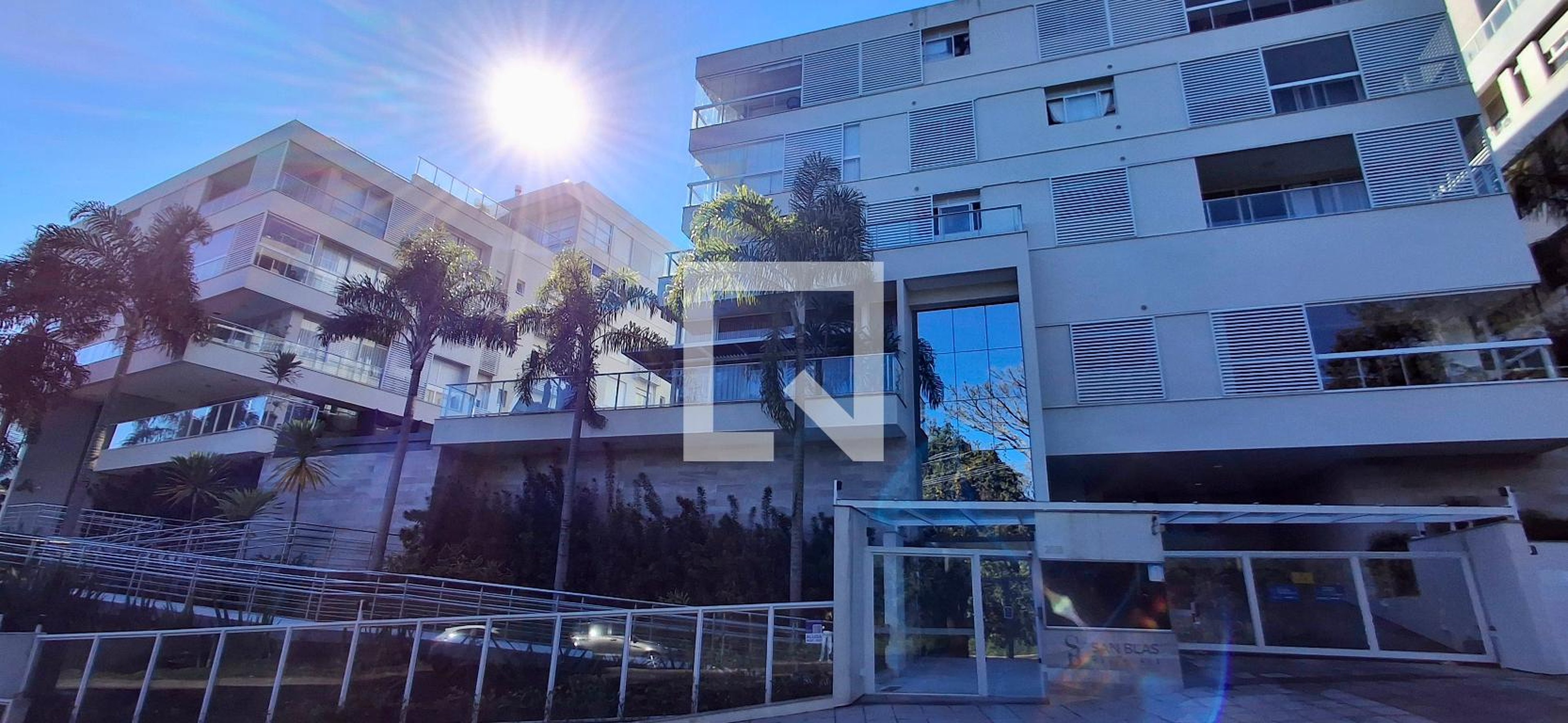 Fachada Condomínio San Blas Residence