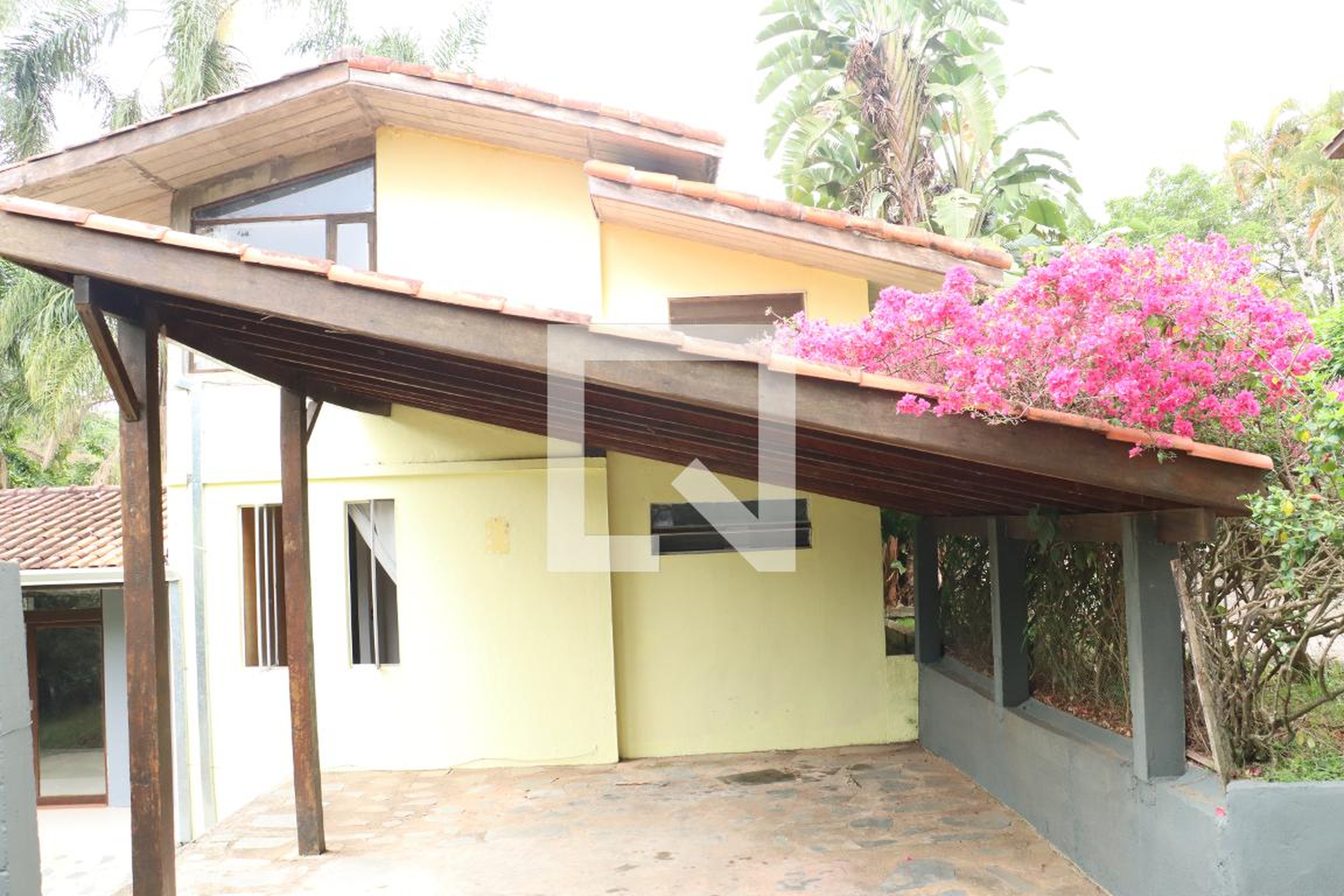 Fachada Condomínio em Rua das Granjas, 506