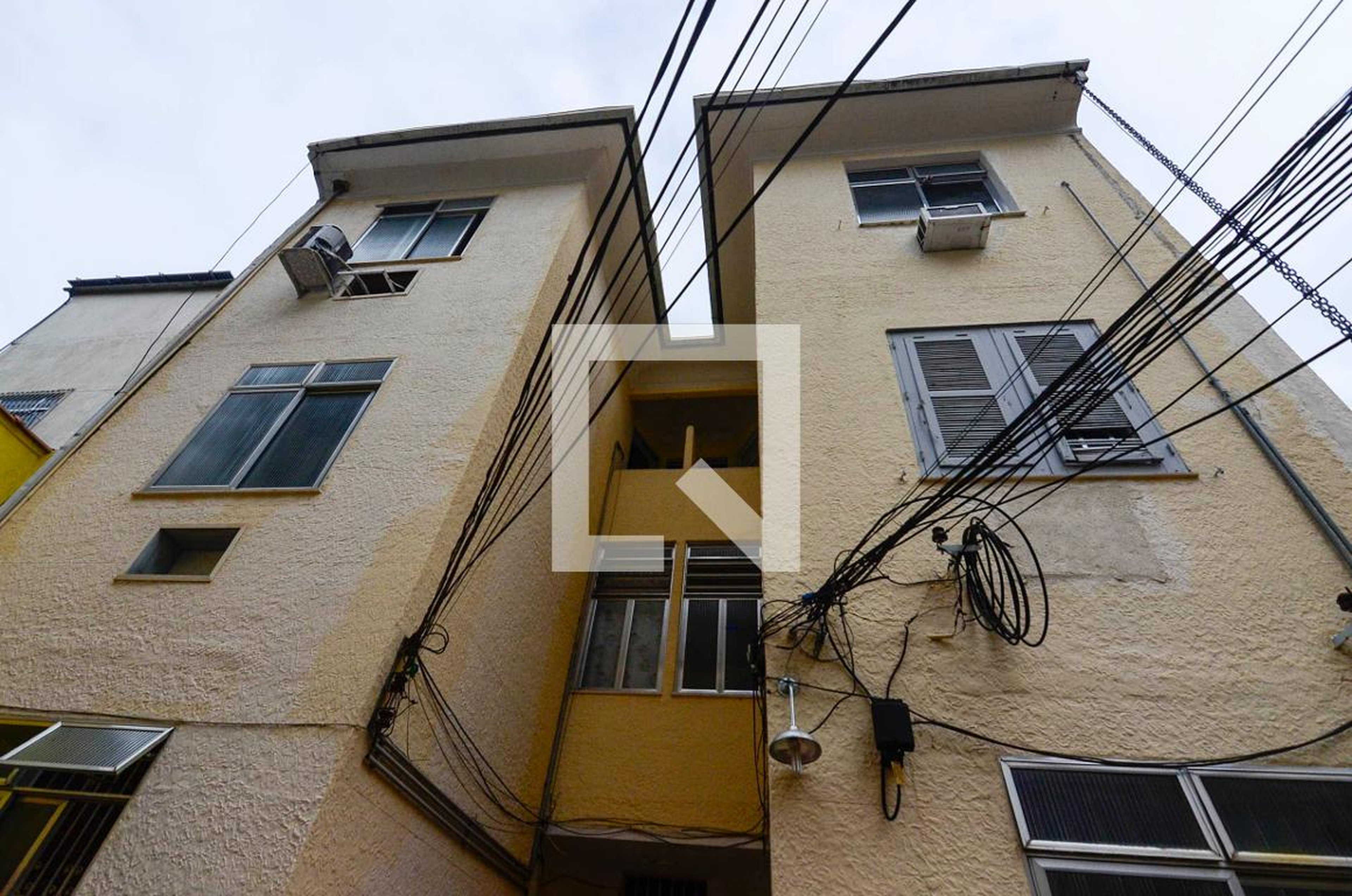 Fachada Condomínio em Rua Caçapava, 36