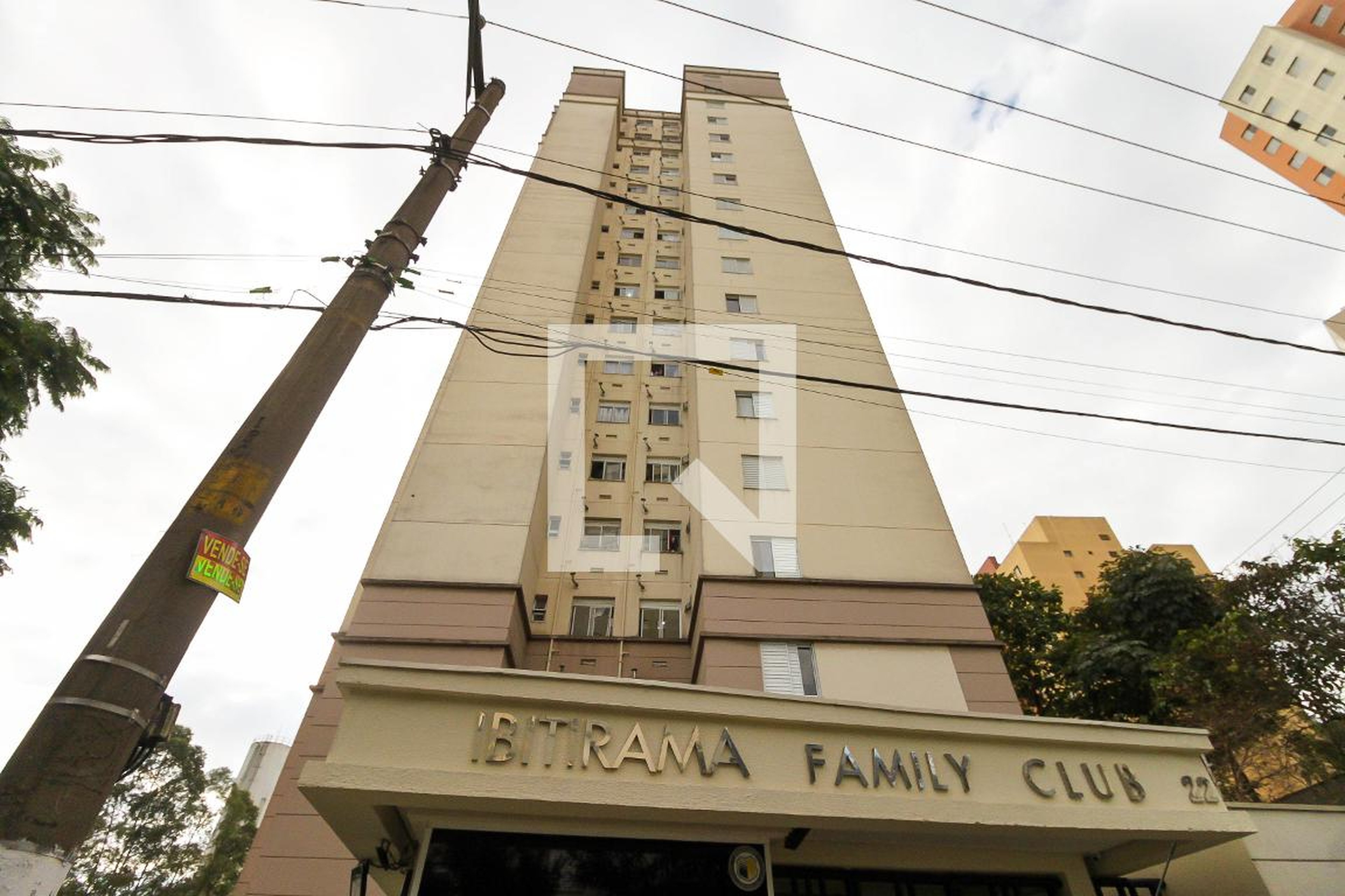 Fachada Condomínio em Rua Ibitirama, 17