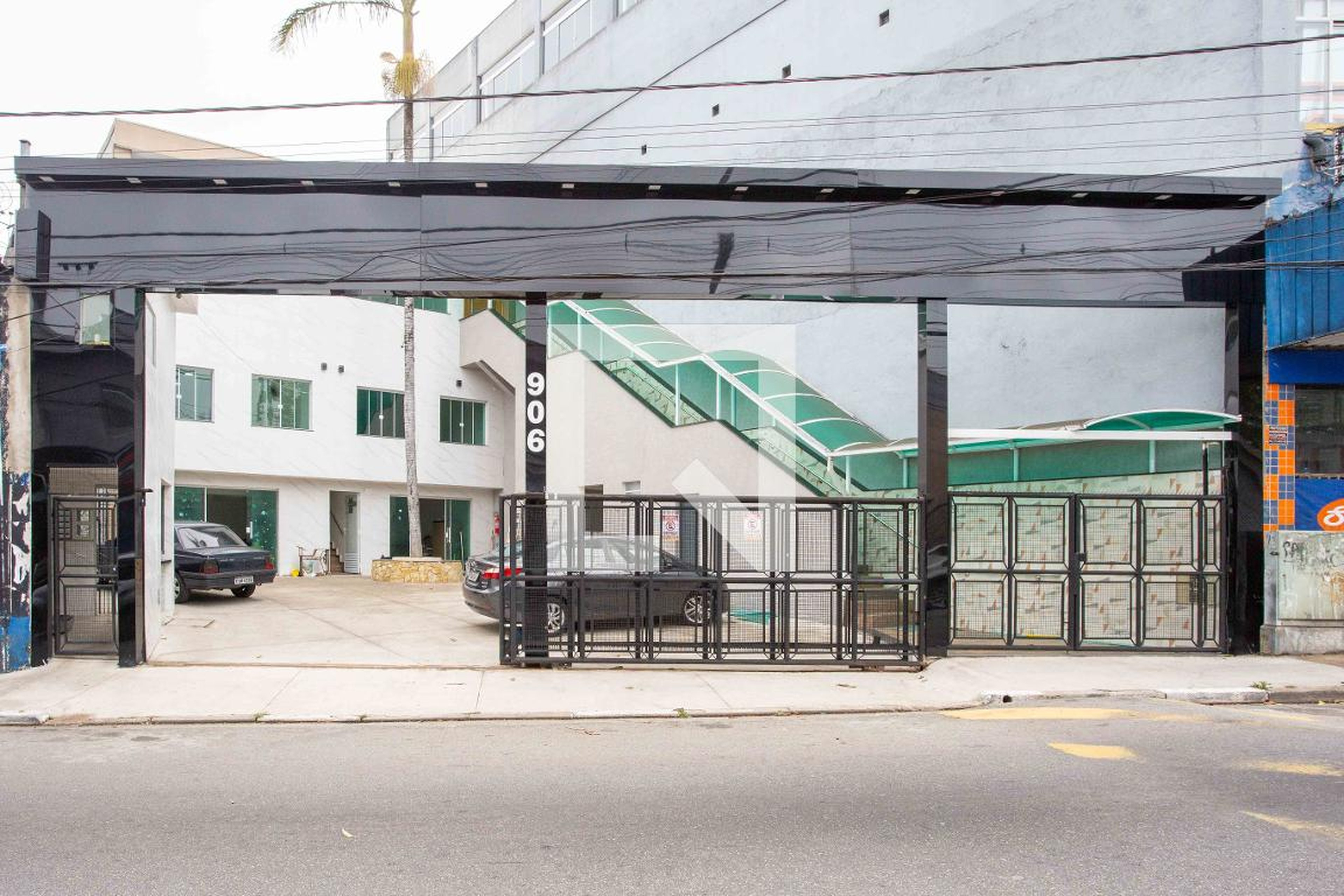 Fachada Condomínio em Avenida das Ameixeiras, 906