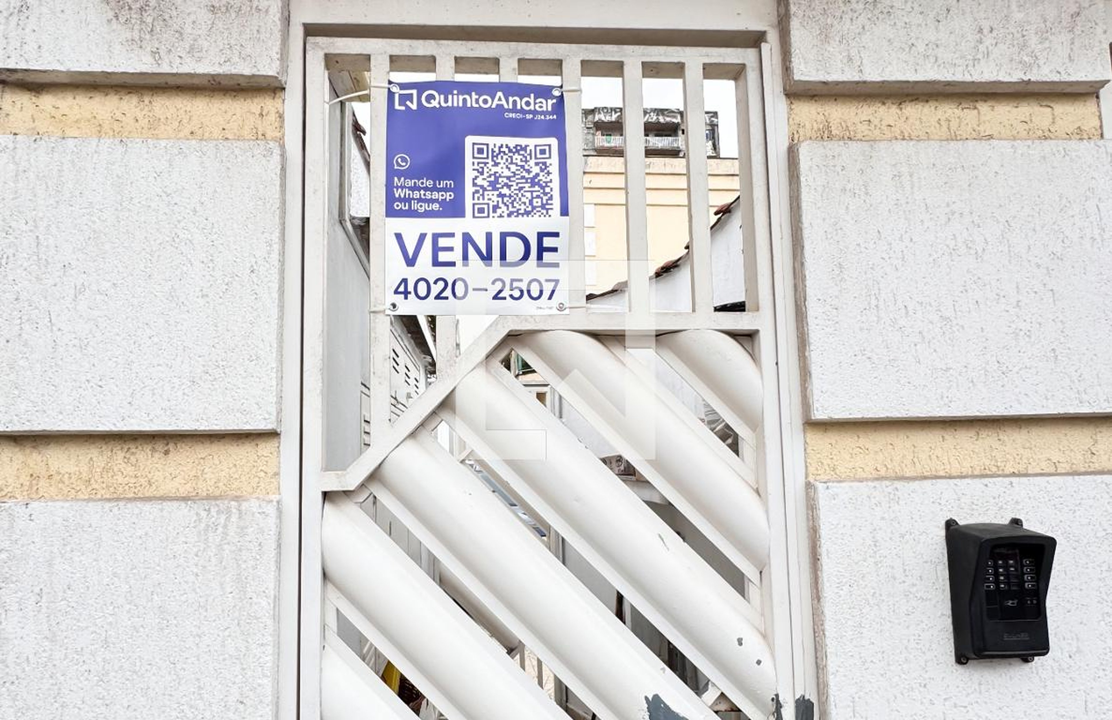 Fachada Condomínio em Rua Mariano Moro, 650