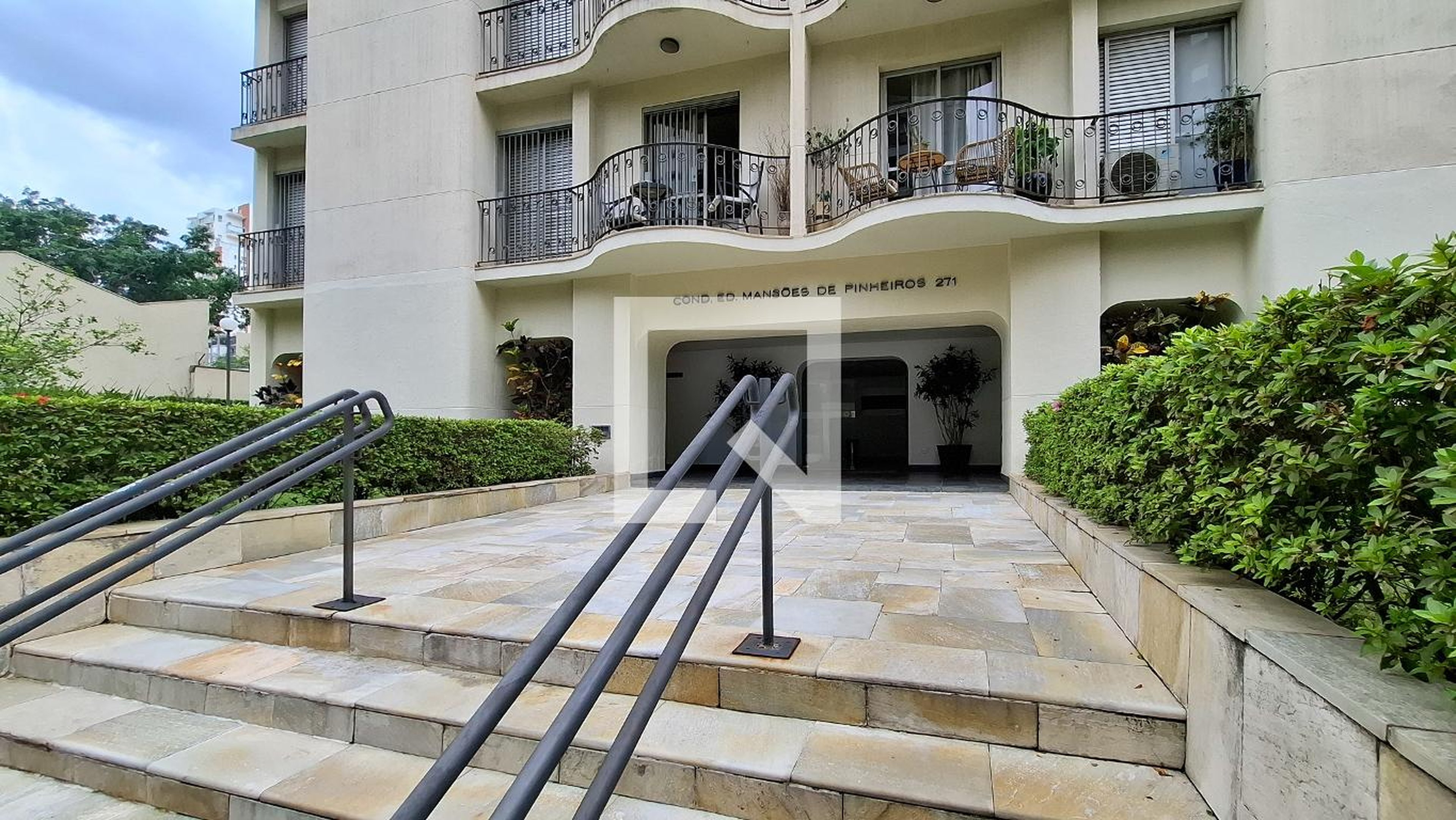 Fachada Condomínio Mansões de Pinheiros