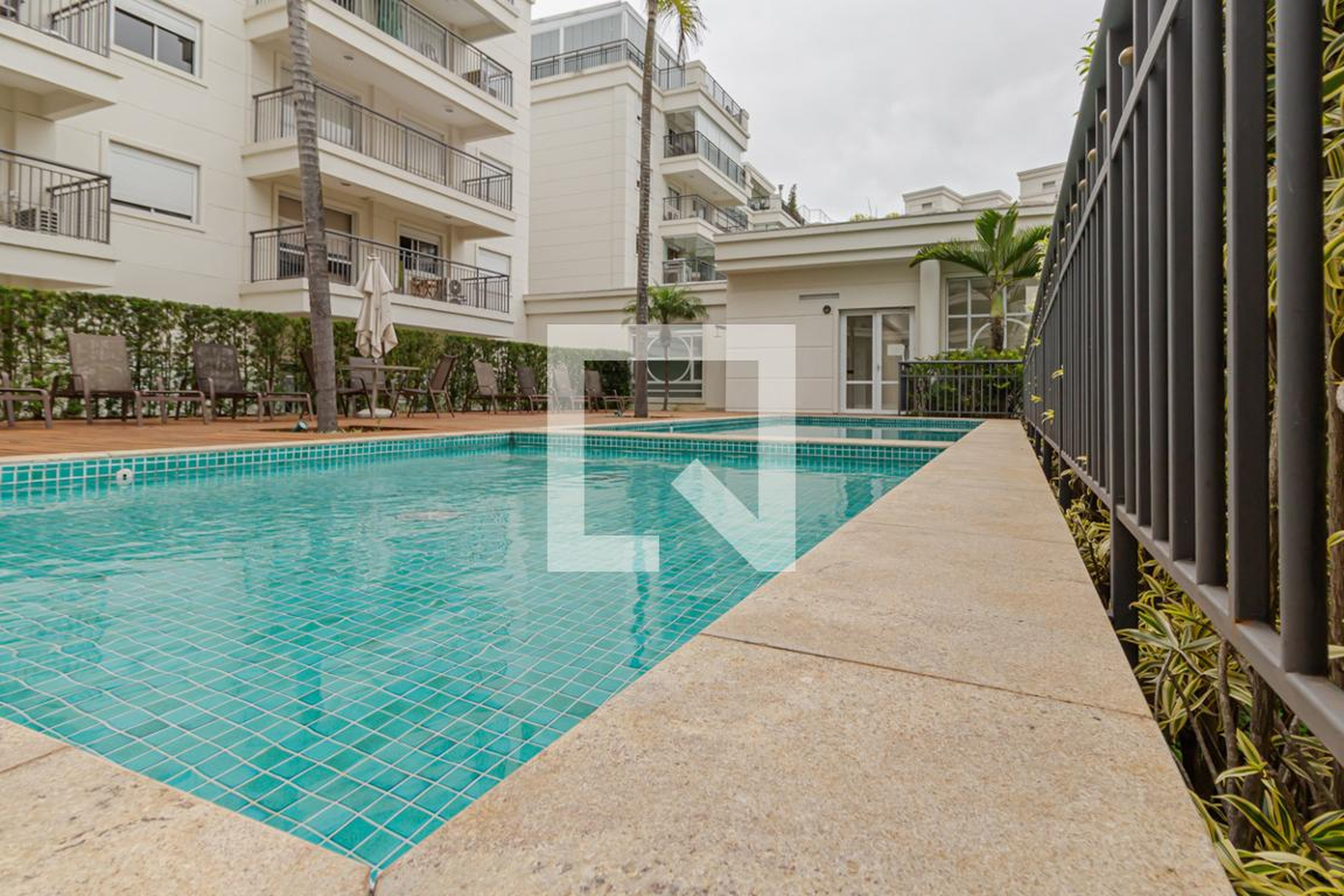 Piscina - Menara