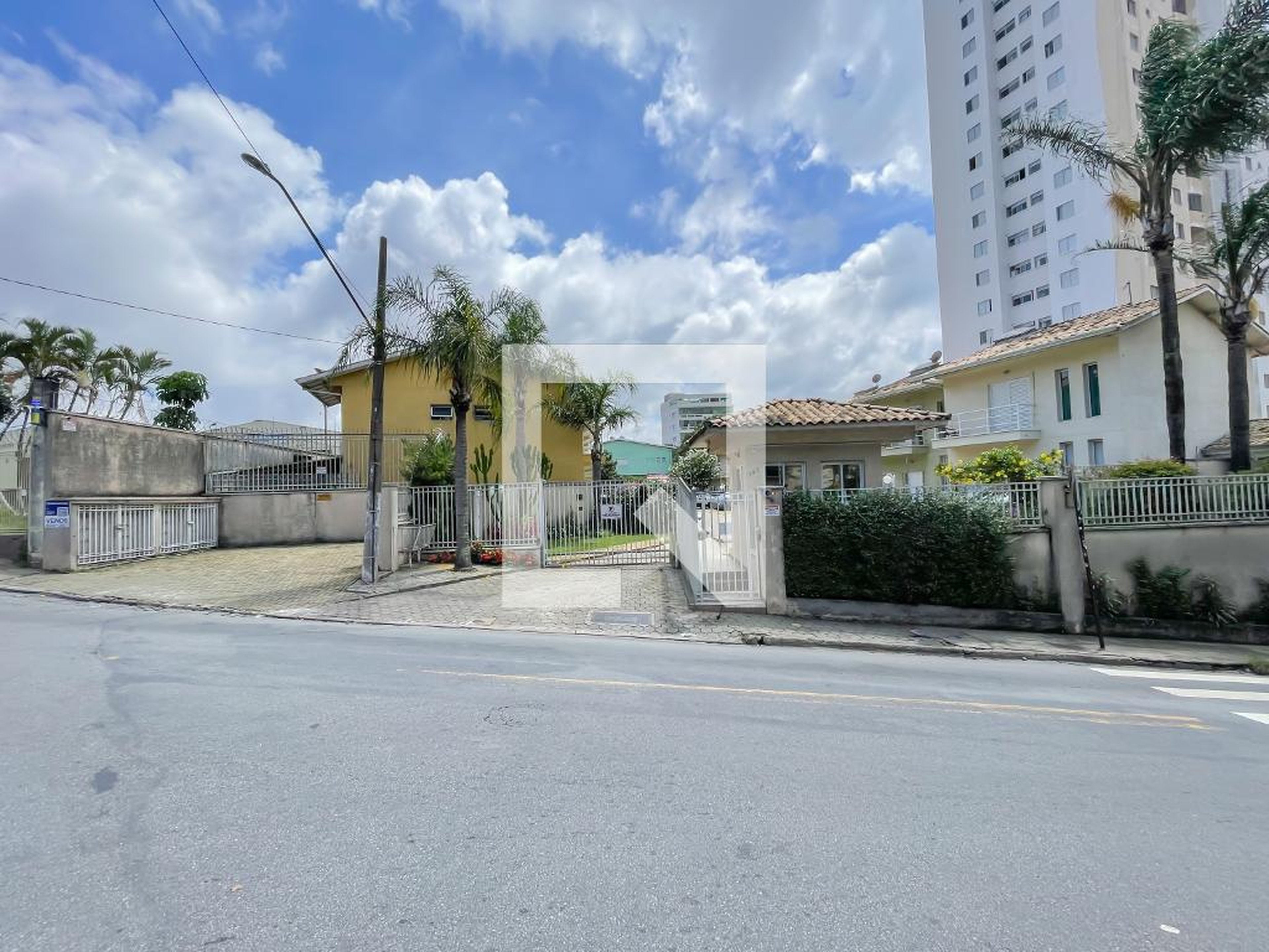 Fachada Condomínio em Avenida José Lourenço, 143