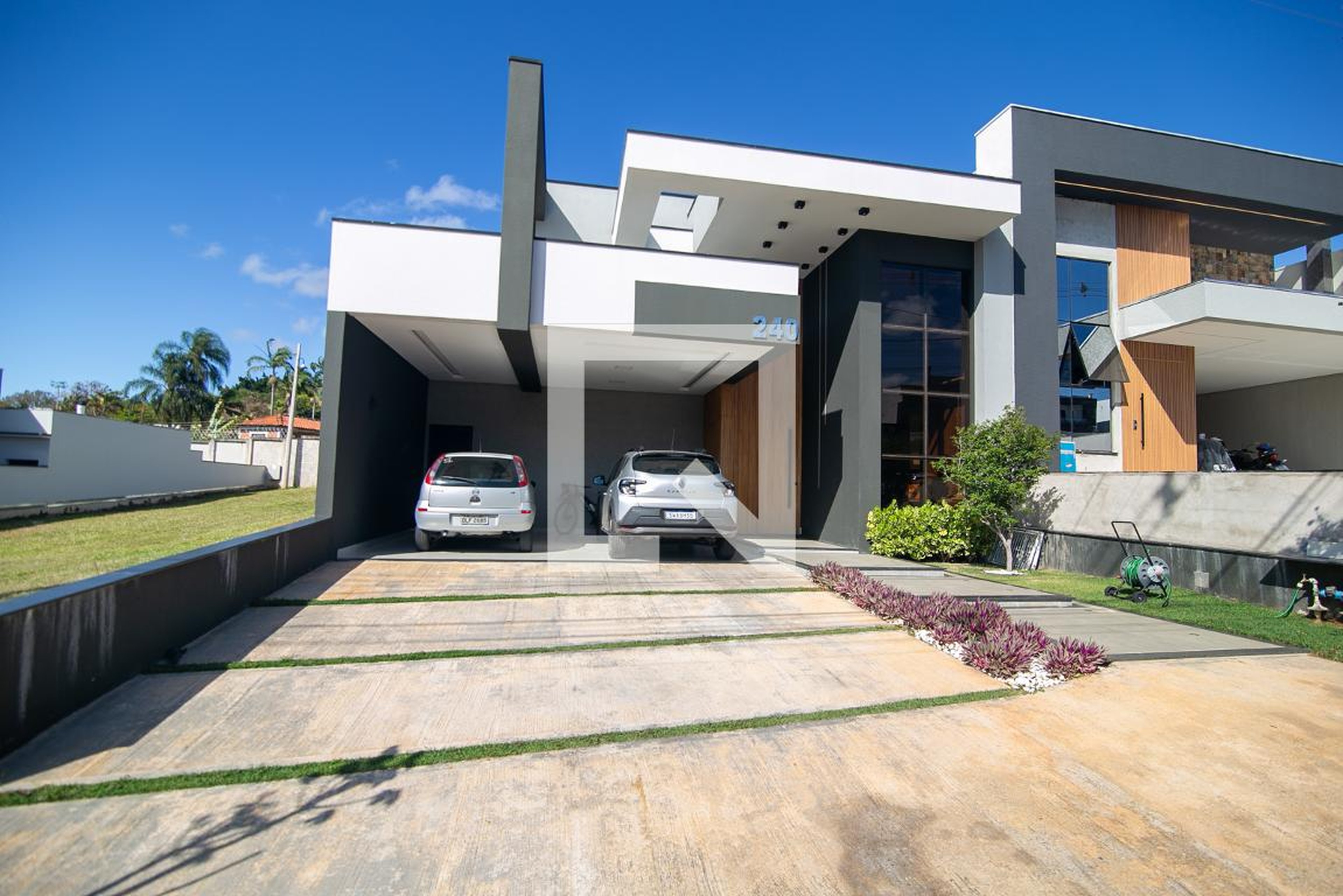 Fachada Condomínio em Rua Professor Vivaldo de Almeida Moraes, 1446