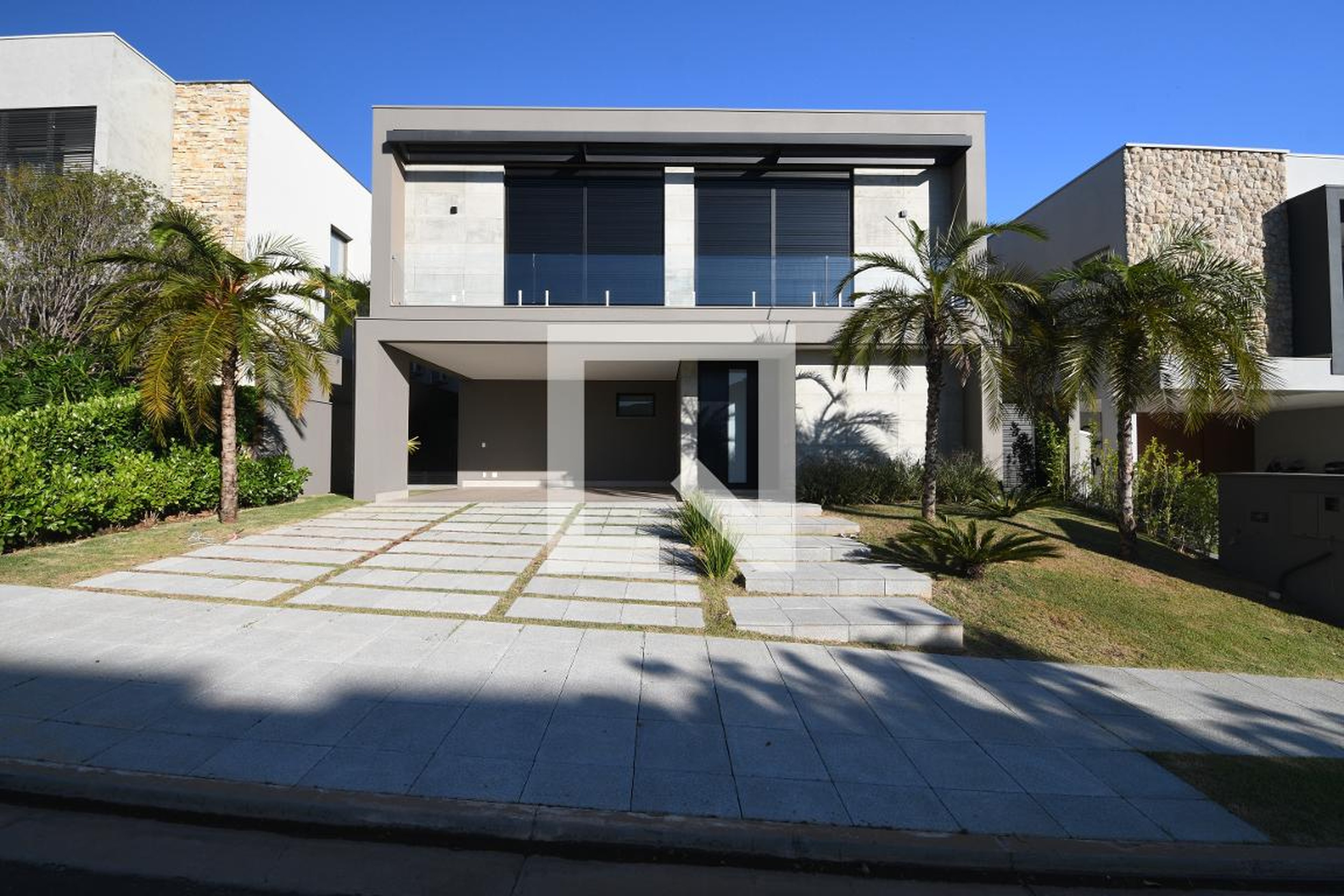 Fachada Condomínio em Rua Vanderlei Martinghi Junior, 77