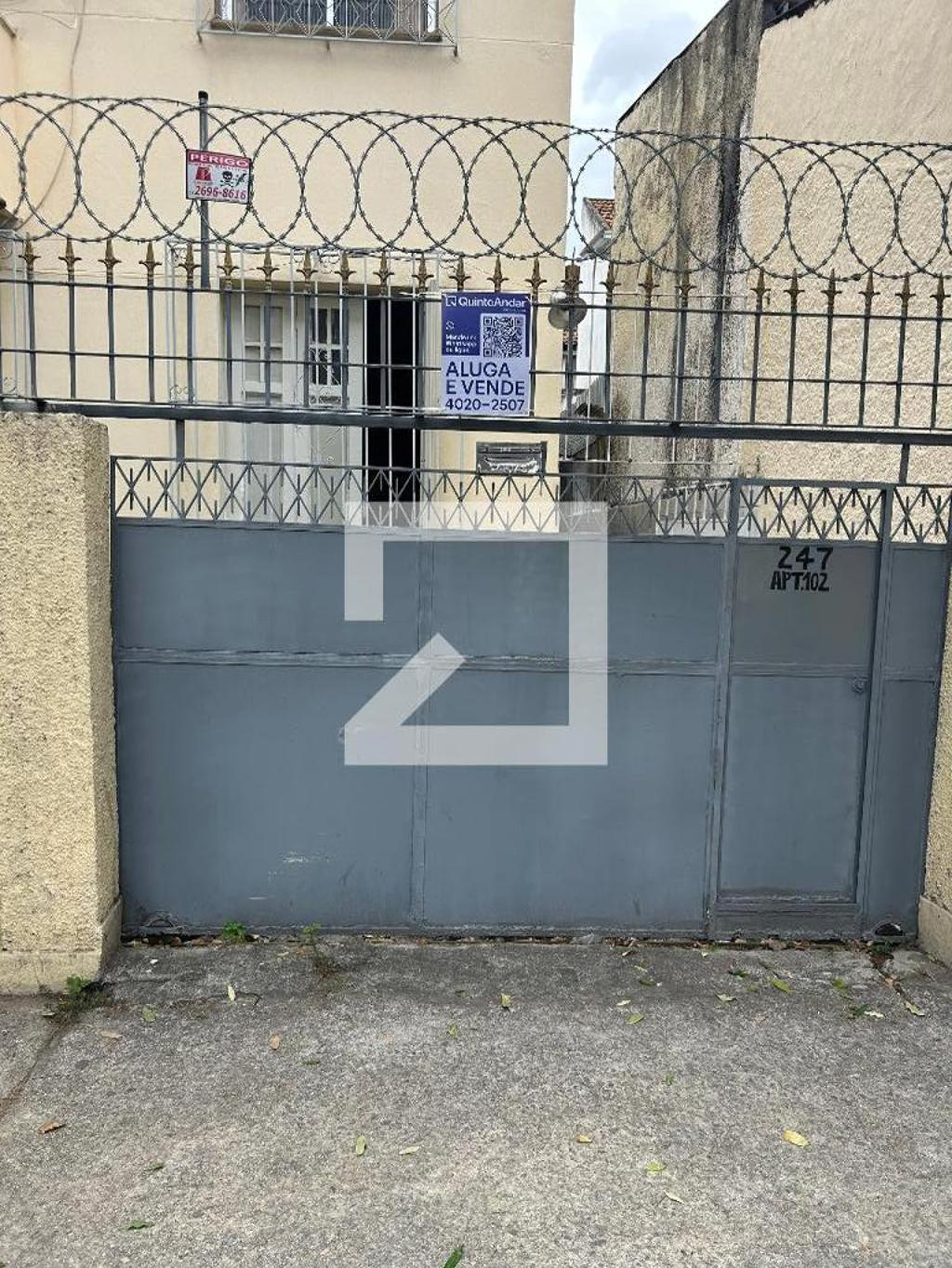 Fachada Condomínio em Rua Maria Antônia, 247