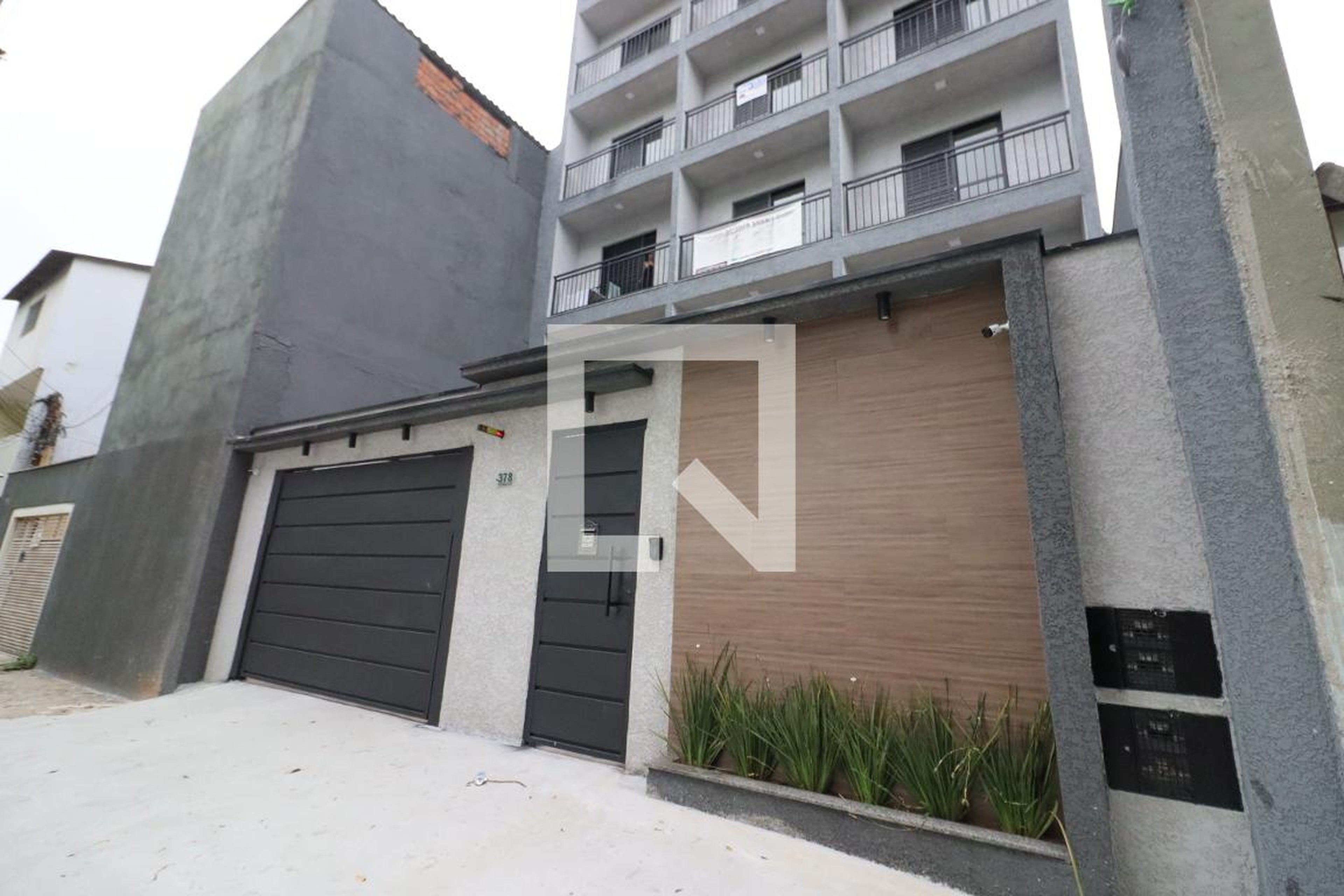 Fachada Condomínio em Rua Henry Ford, 378