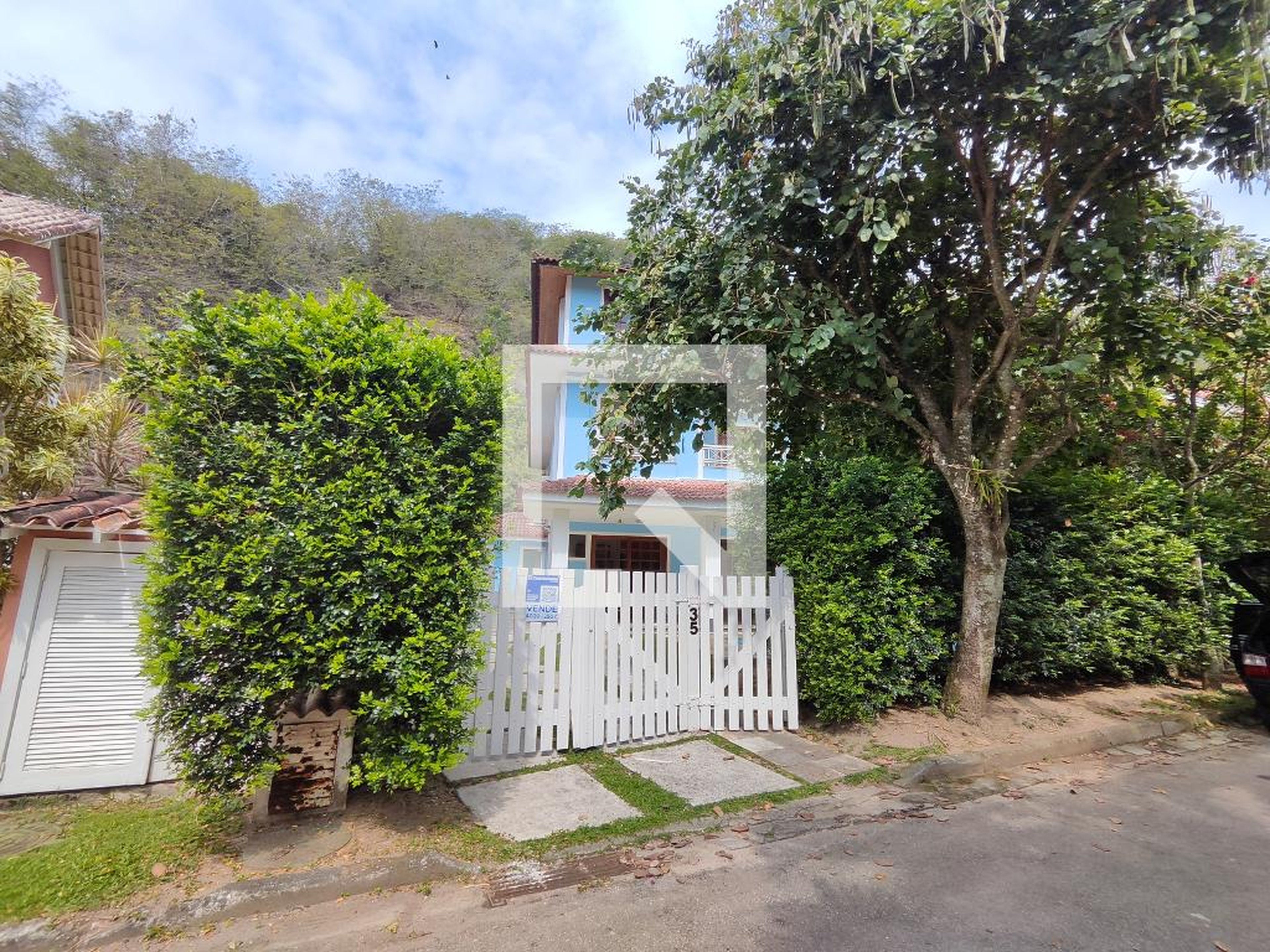 Fachada Condomínio em Rua Bela Floresta, 35