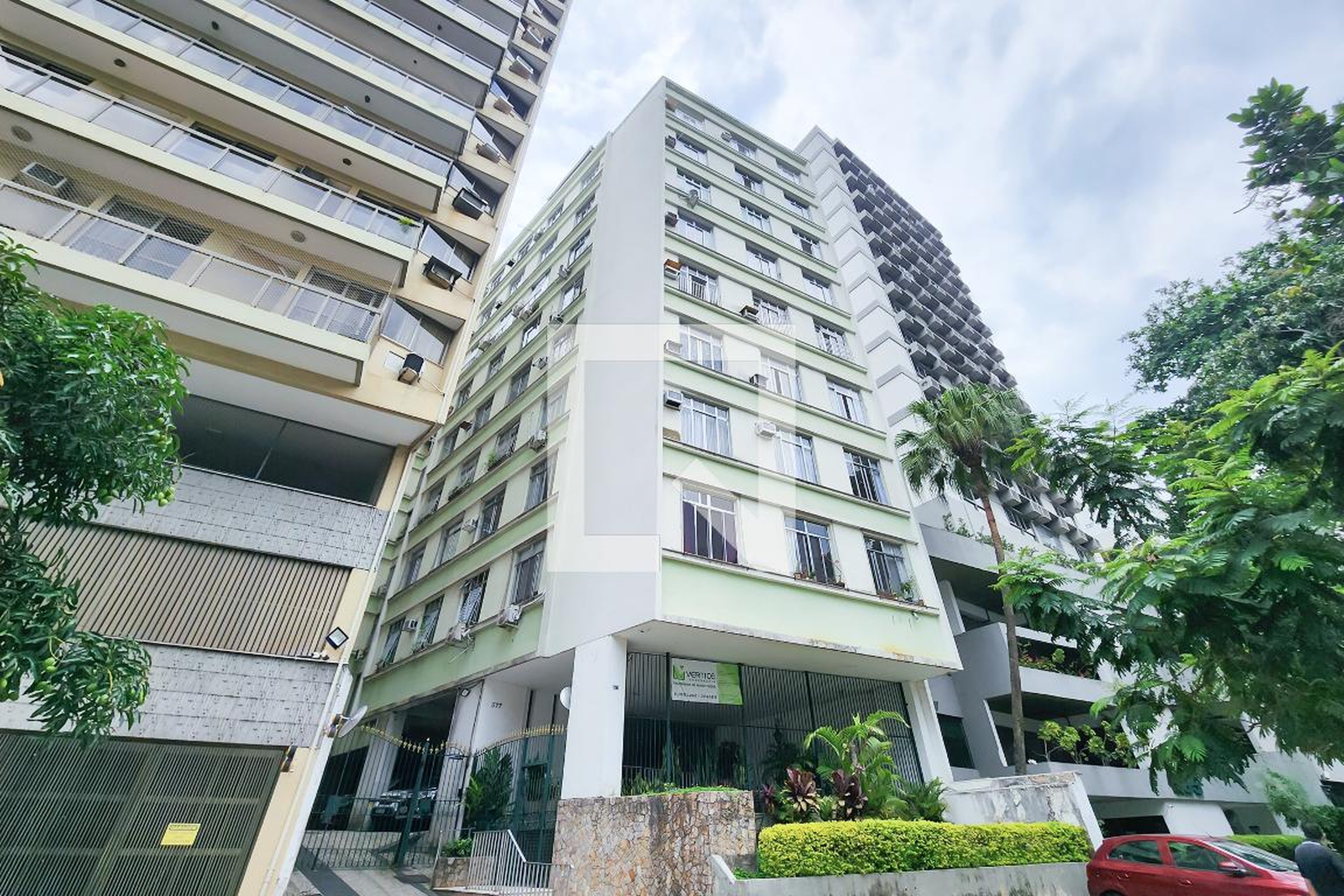 Fachada Condomínio Saint Tropez