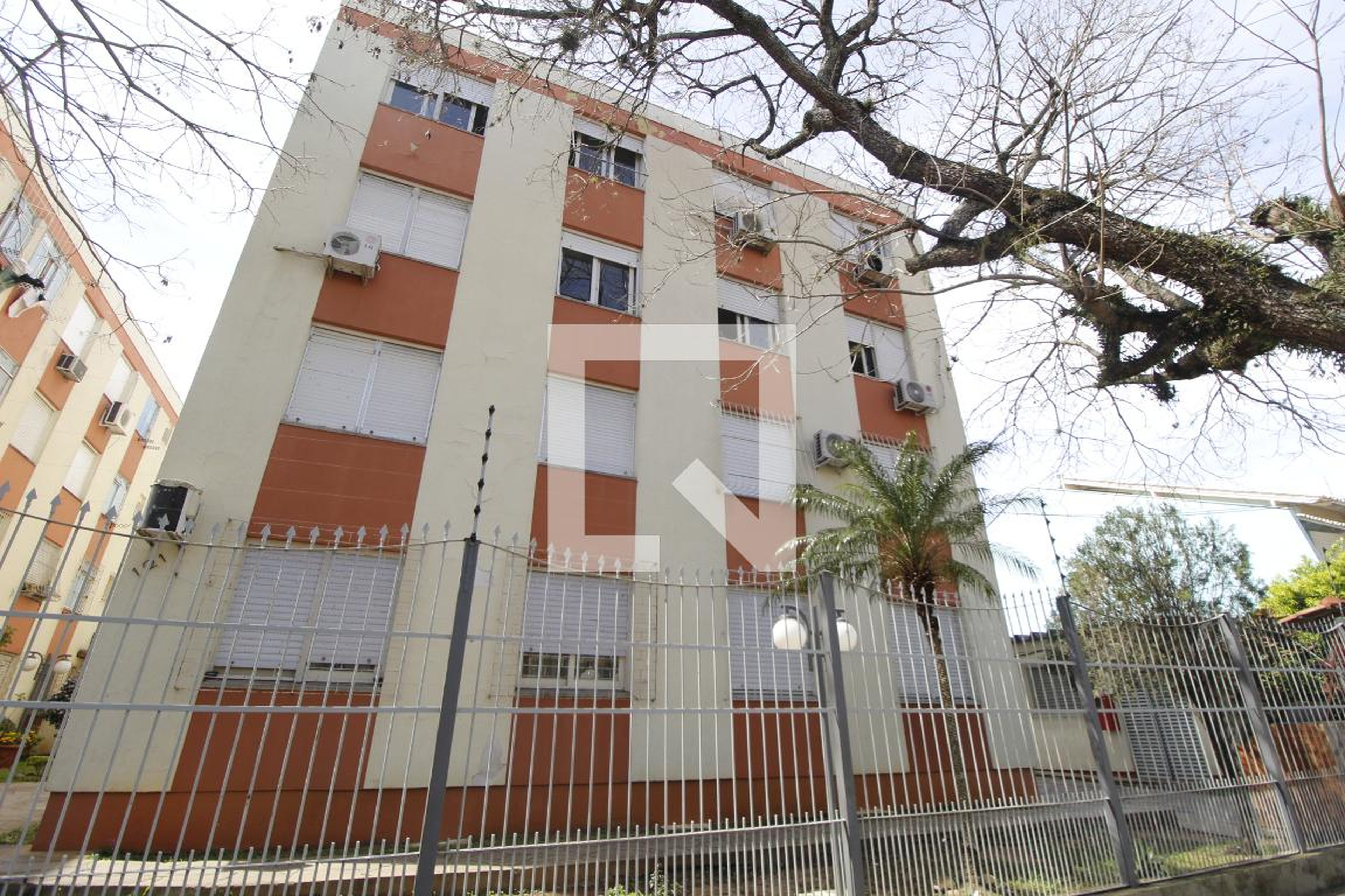 Fachada do Prédio Condomínio em Avenida Delmar Rocha Barbosa, 121