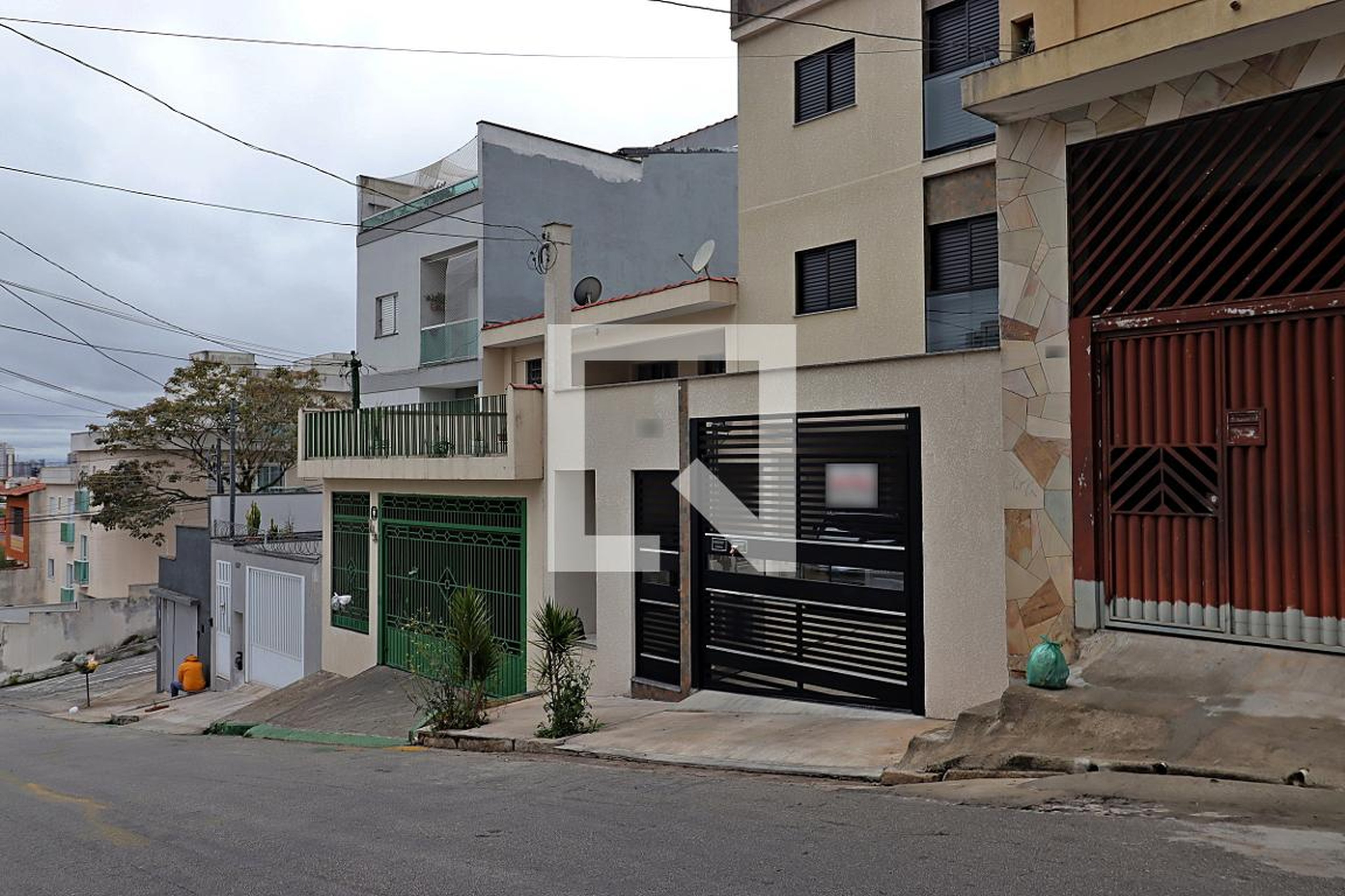 Fachada Condomínio em Rua Botucatu, 151