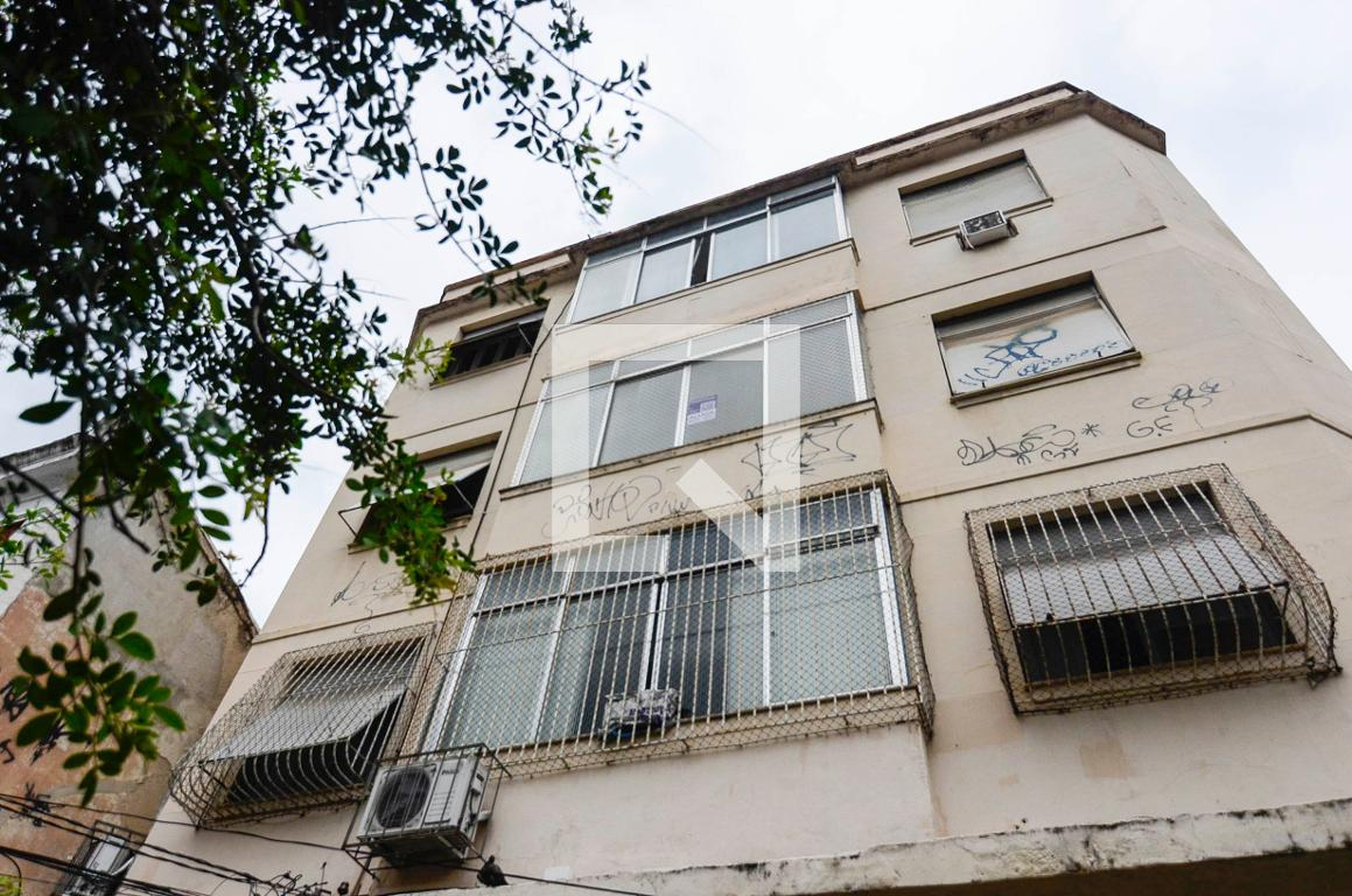 Fachada Condomínio em Rua Aristídes Lôbo, 54