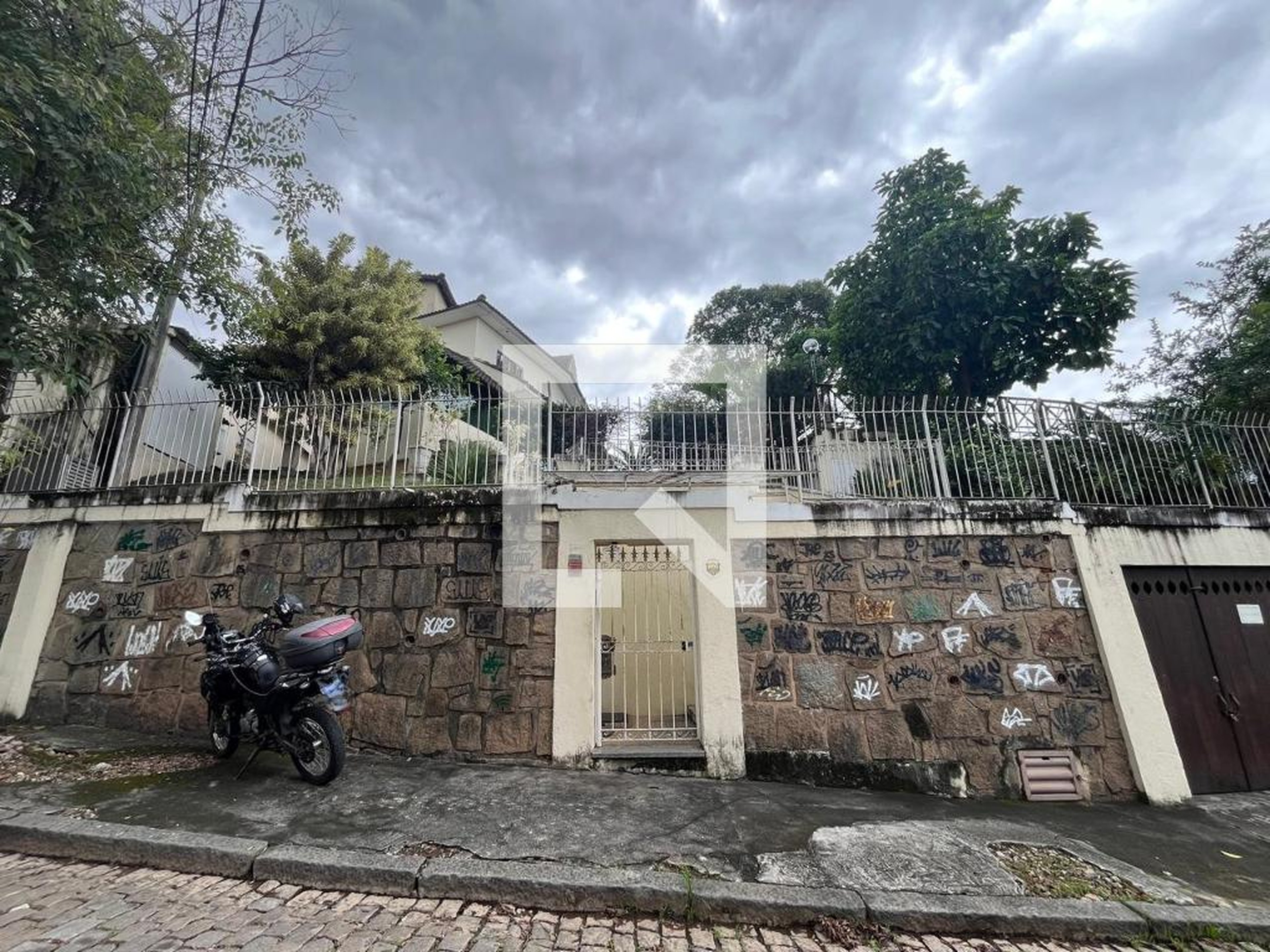 Fachada Condomínio Moradas do Alto