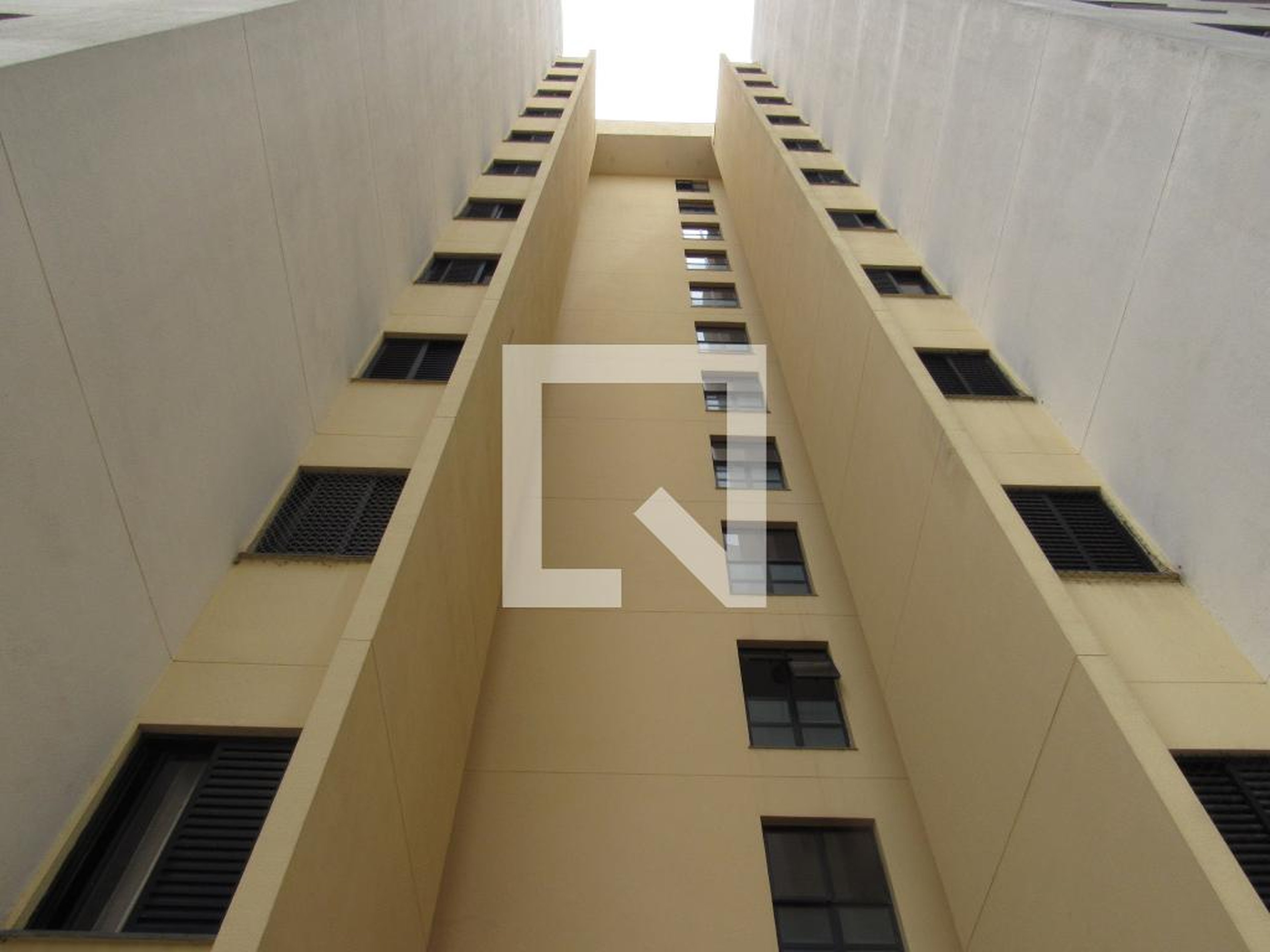 Fachada do Prédio Condomínio em Avenida Doná Blandina Ignêz Júlio, 74