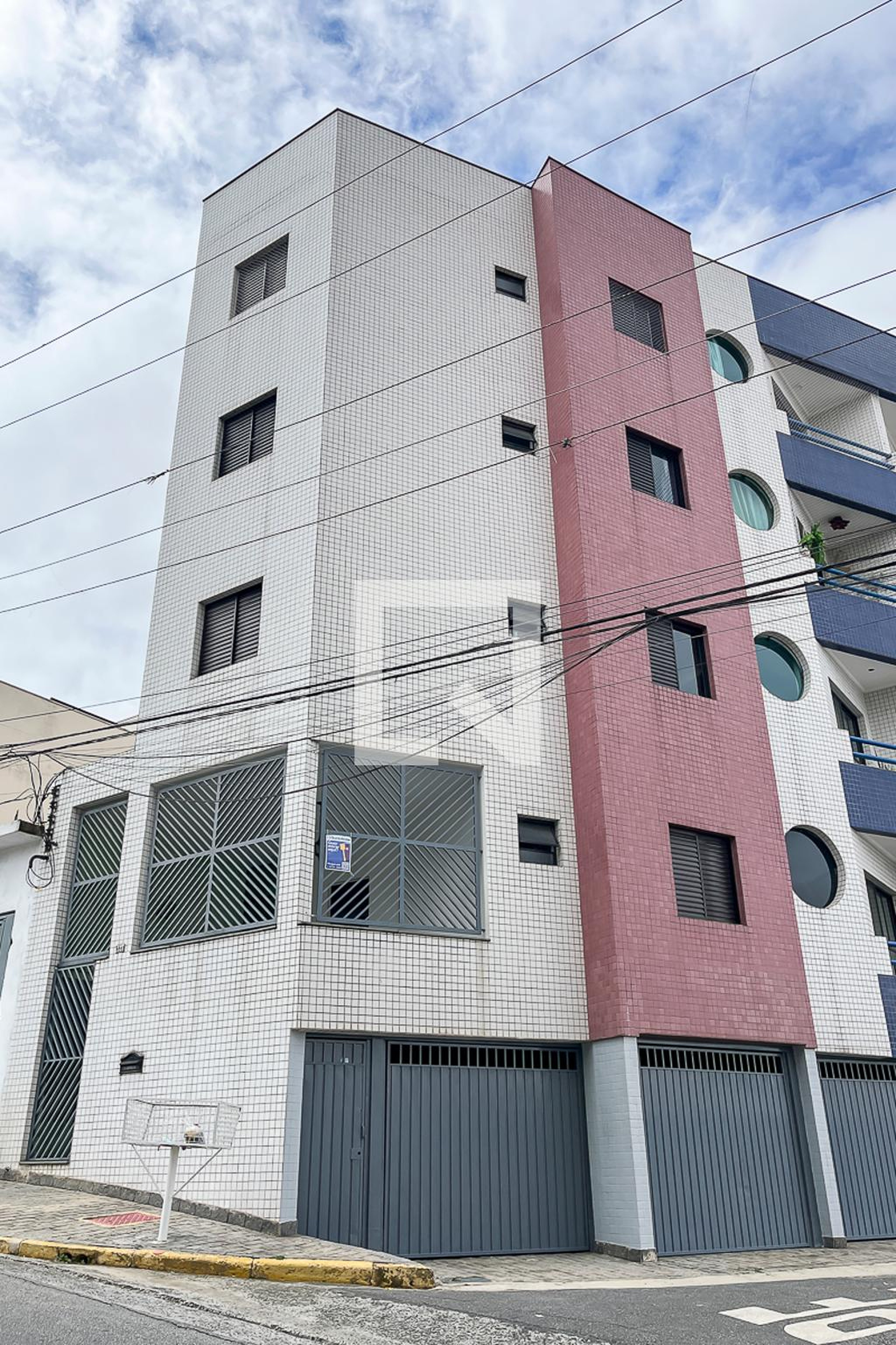 Fachada Condomínio em Rua Francesco Fiorotto, 175