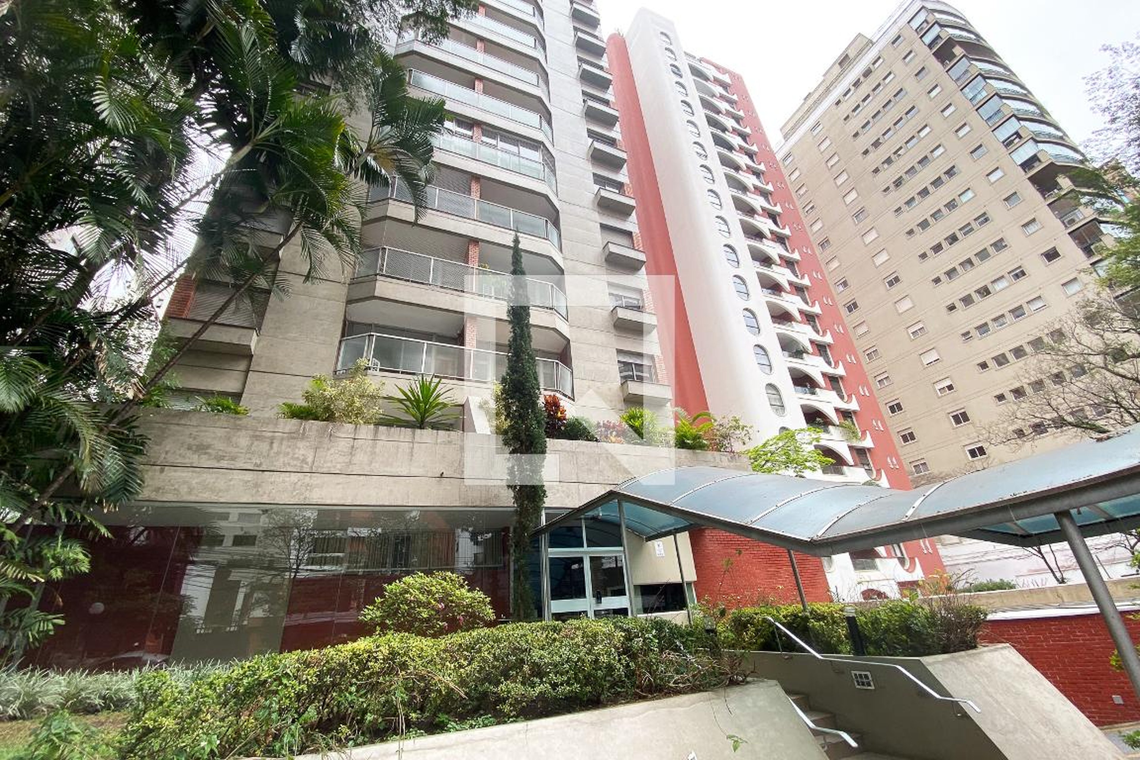 Fachada do Prédio Condomínio Flat Plaza 50