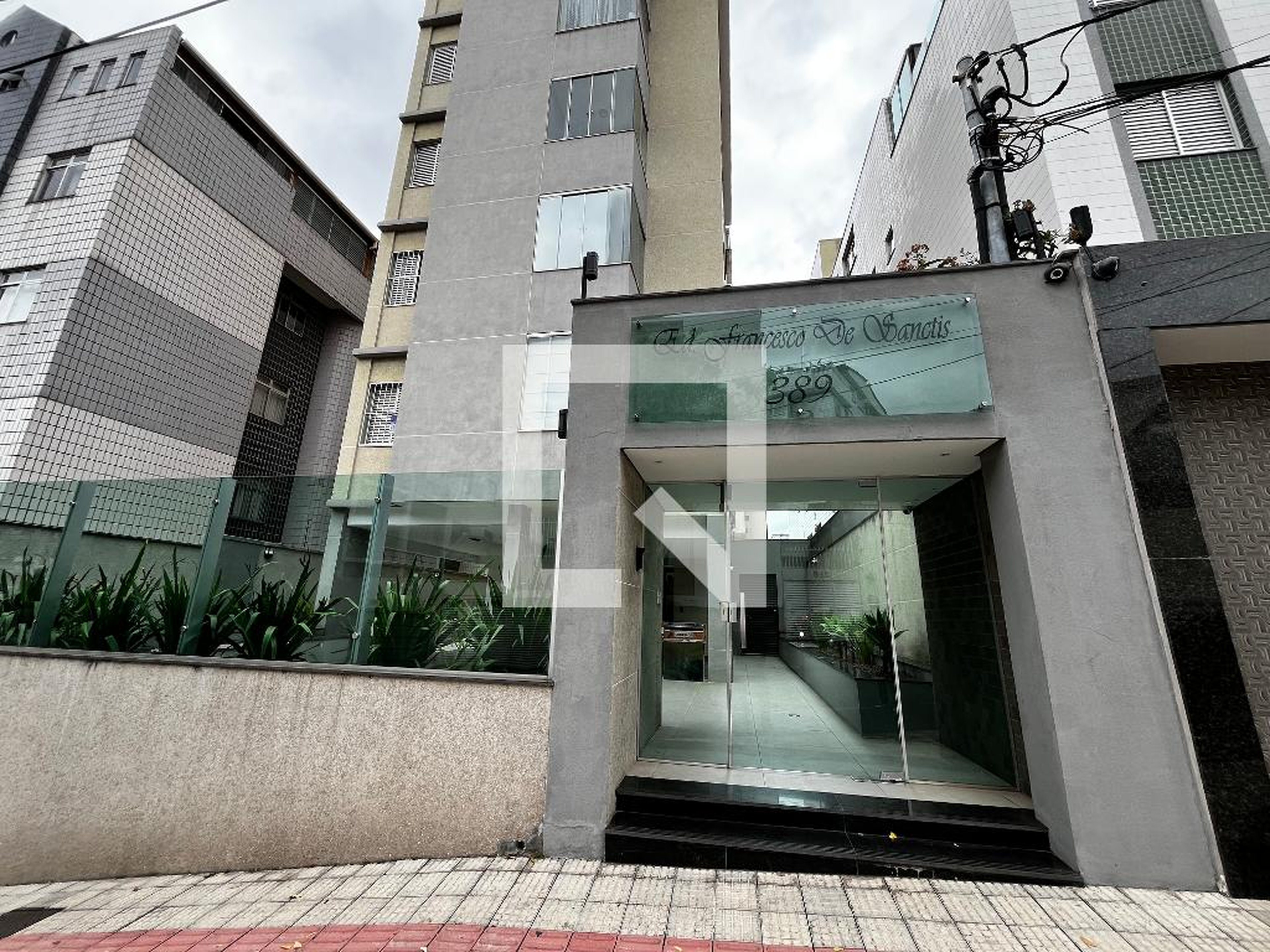 Fachada Condomínio em Rua General Andrade Neves, 389