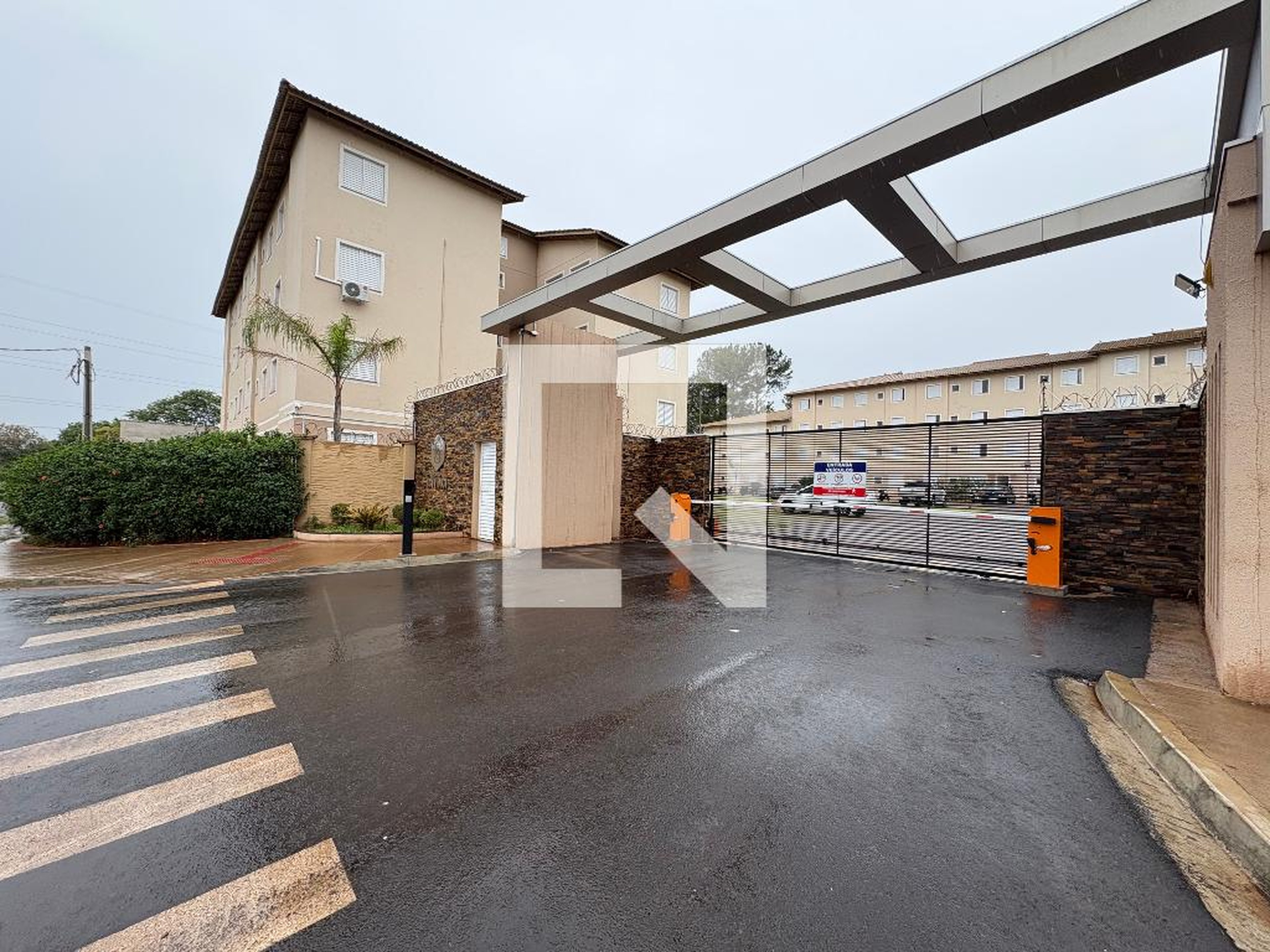 Fachada Condomínio em Rua Antônio Rossanese, 301