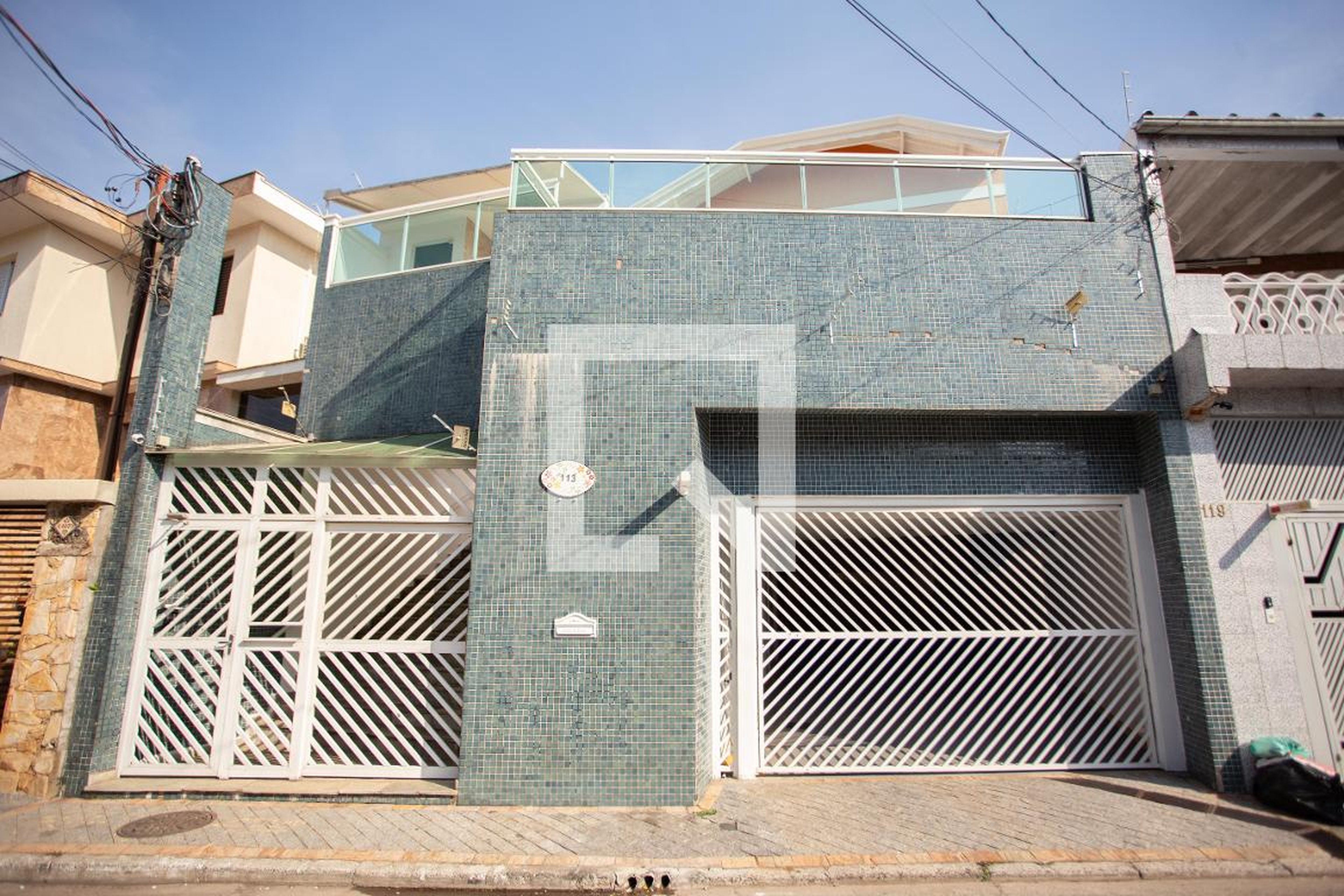 Fachada Condomínio em Rua Laerte, 113