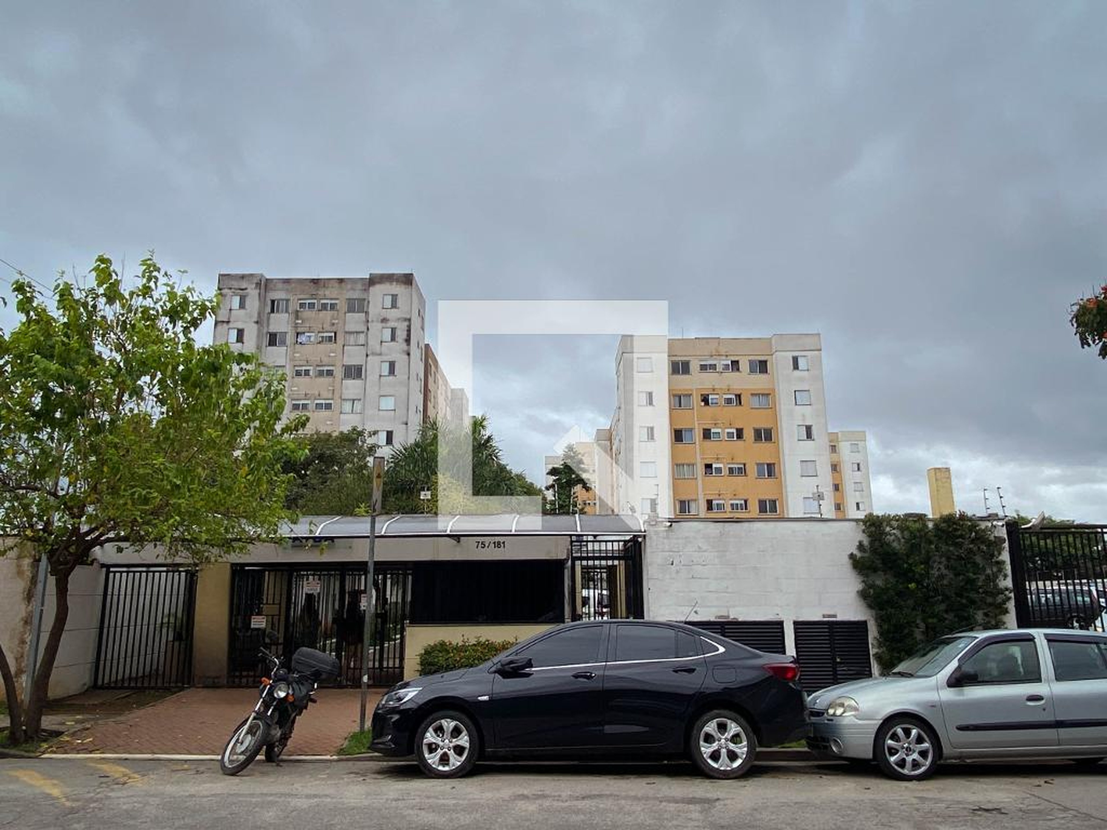 Fachada Condomínio em Rua Guirá-Acangatara, 586