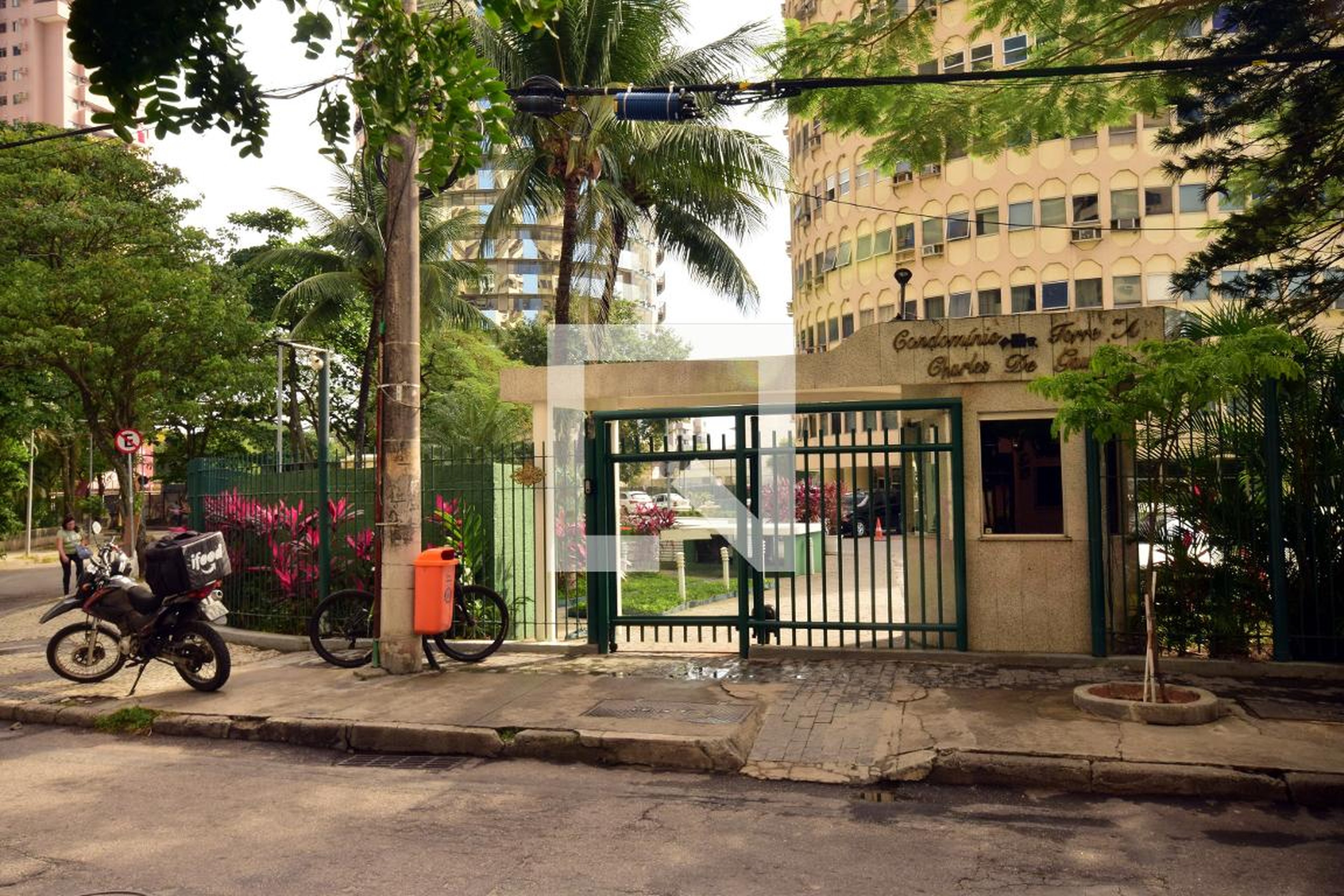 Fachada Edifício Torre Charles Degaulle