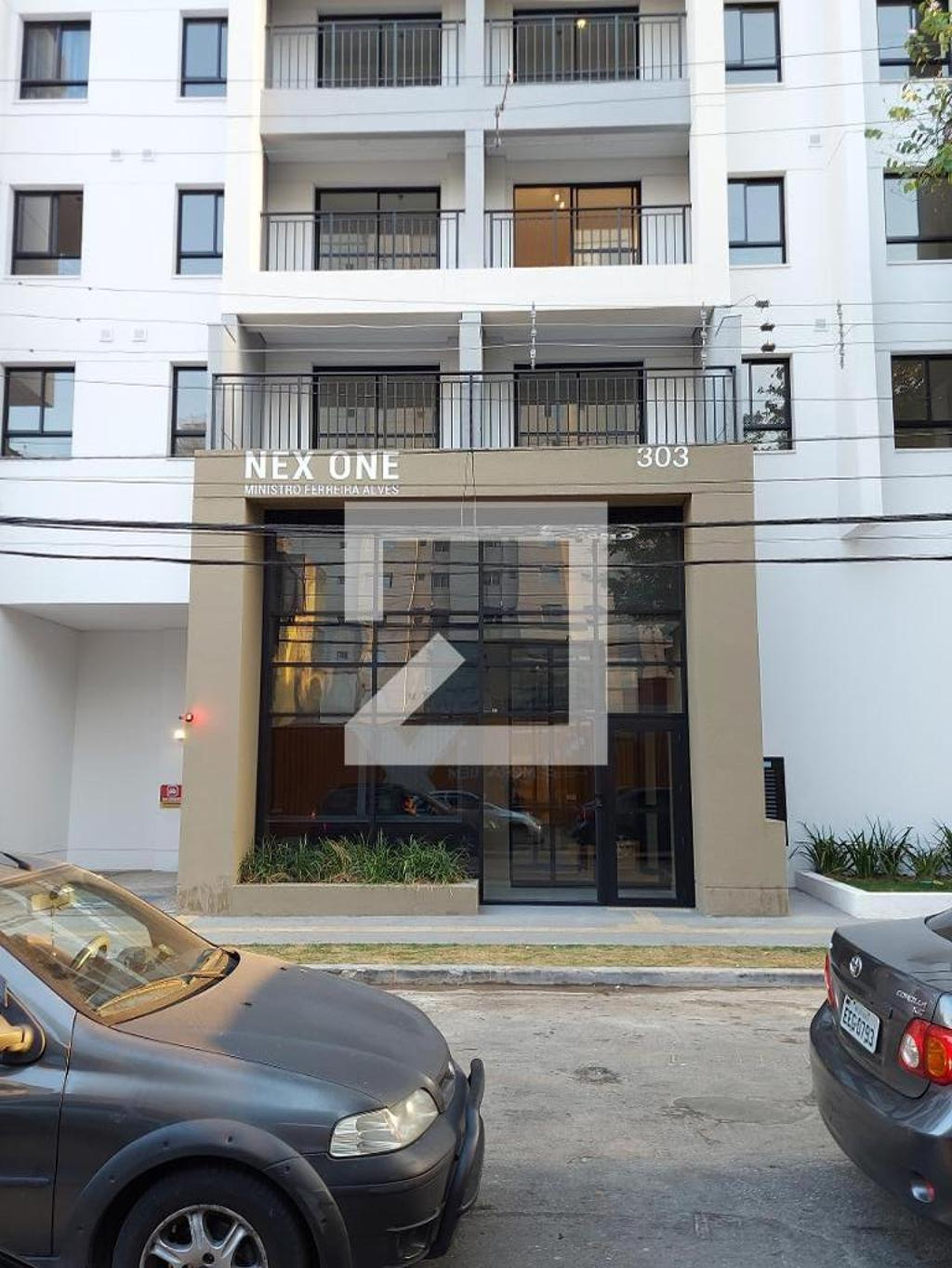 Fachada Condomínio em Rua Ministro Ferreira Alves, 300