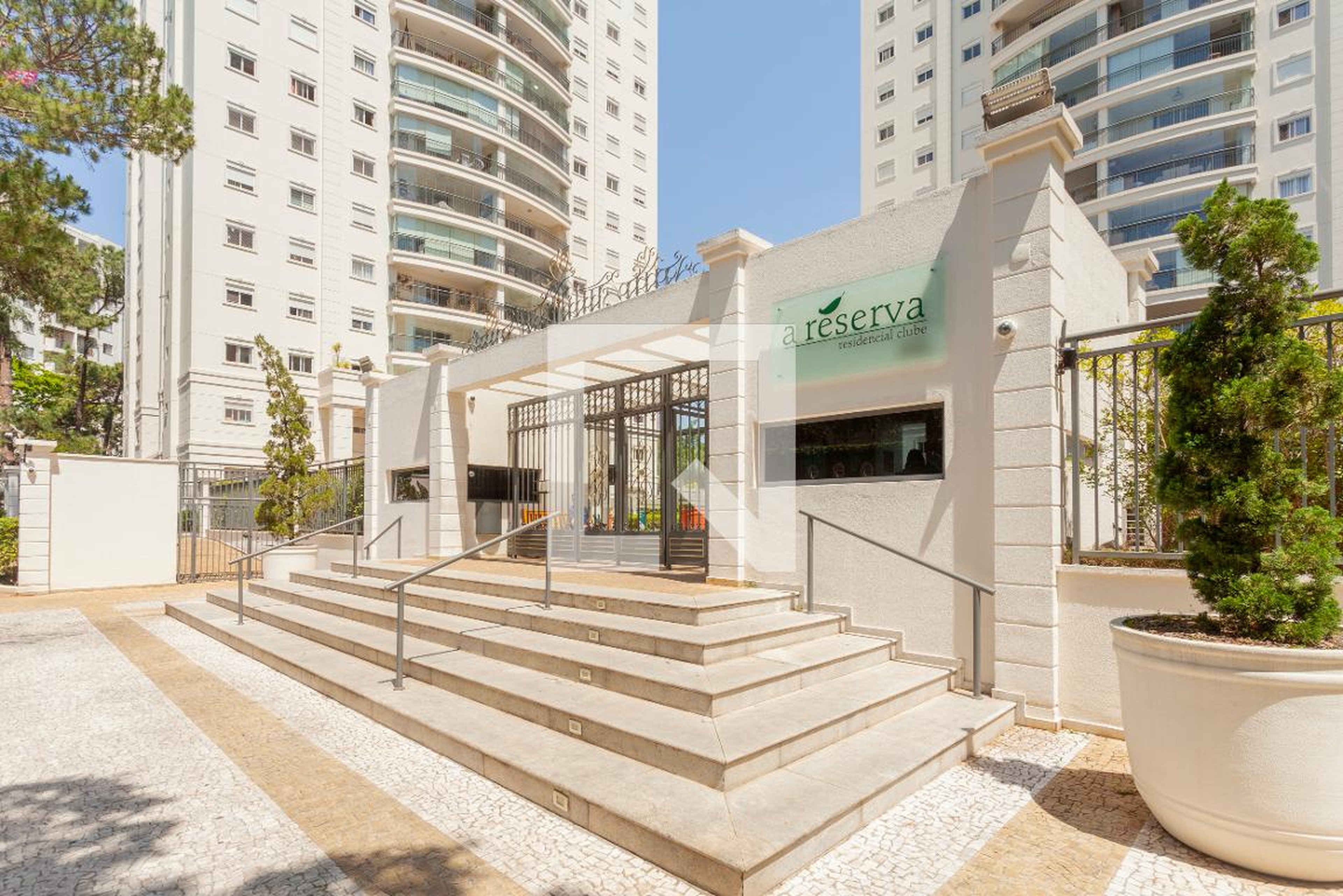 Fachada Condomínio A Reserva