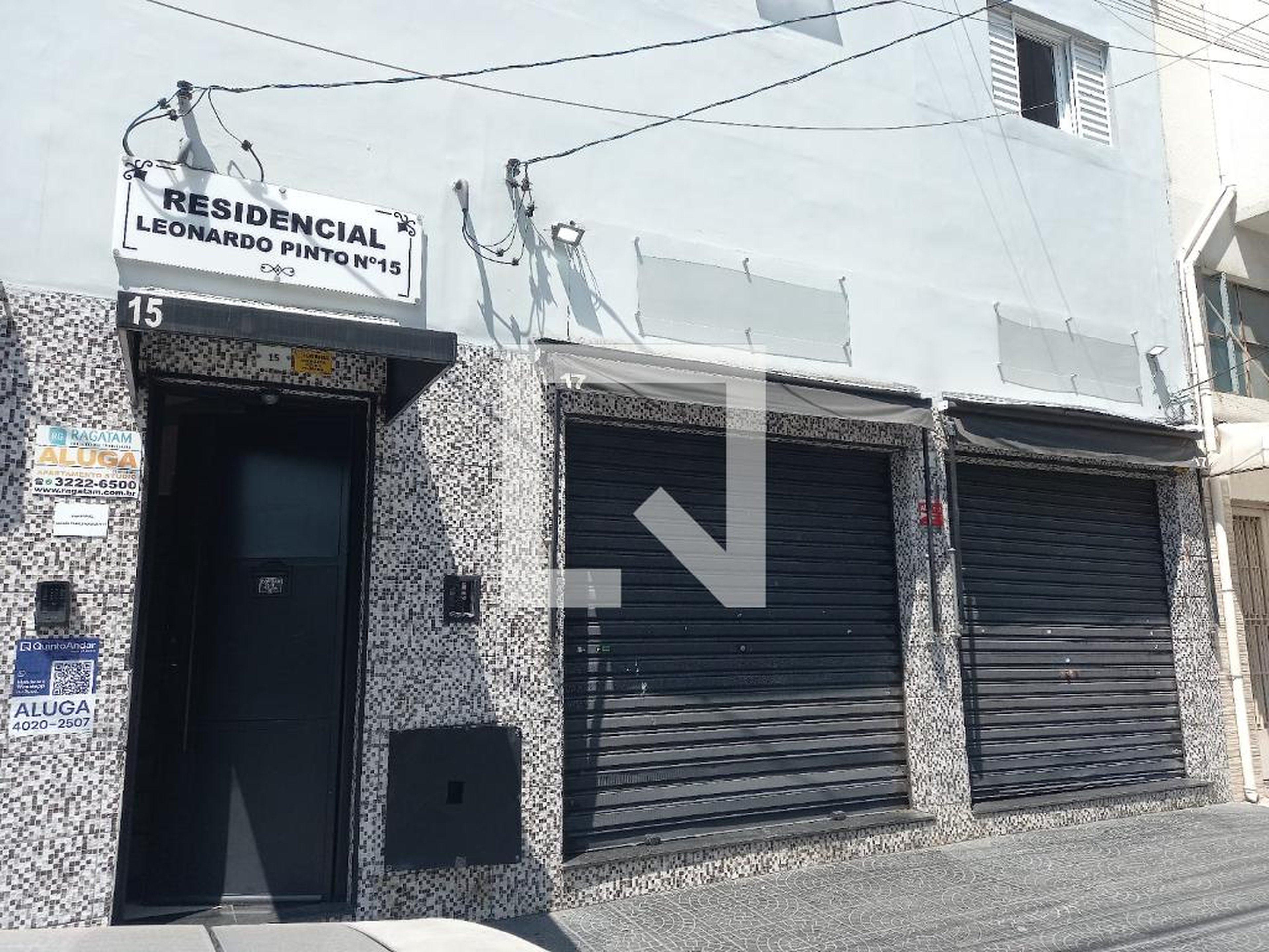 Fachada Condomínio em Rua Doutor Leonardo Pinto, 15