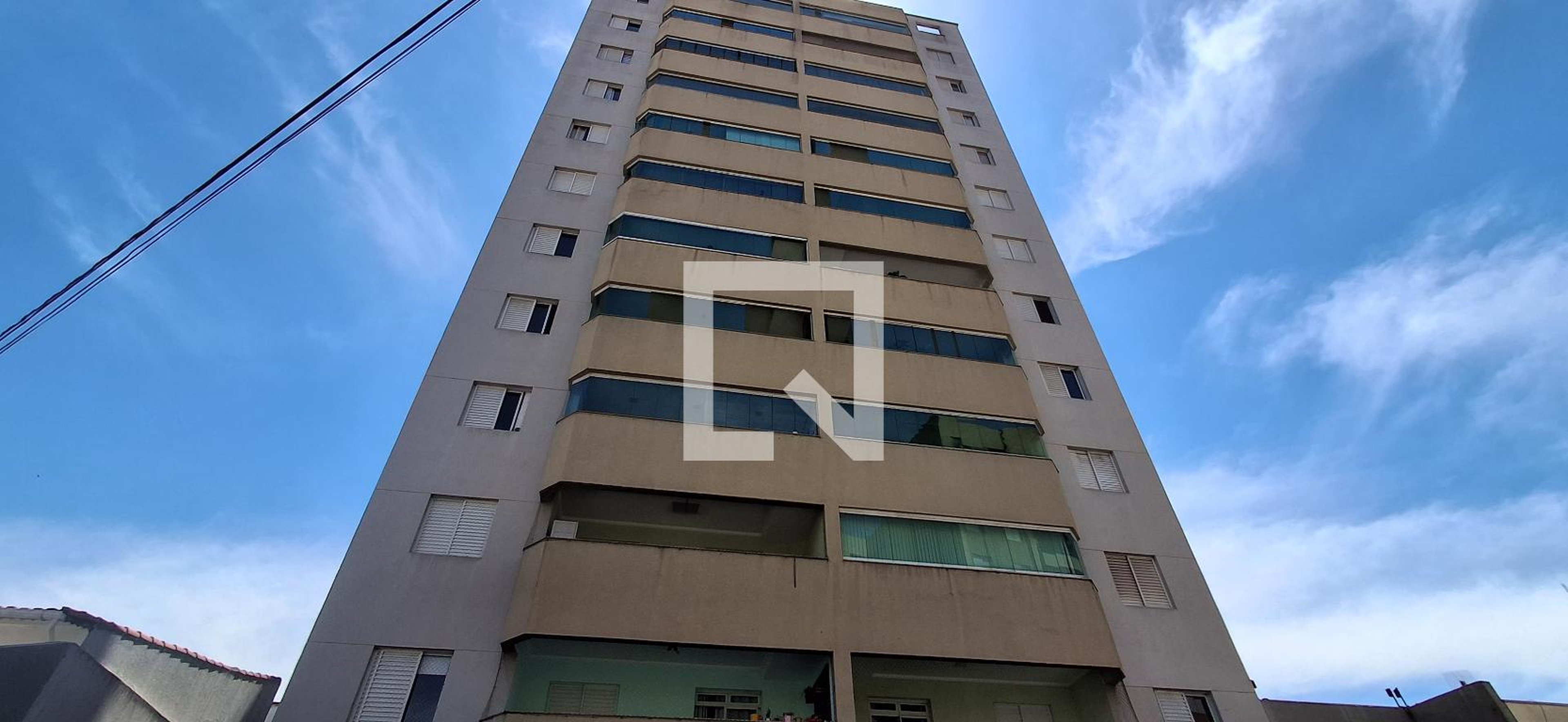 Fachada Condomínio em Rua Engenheiro Isaac Garcêz, 951