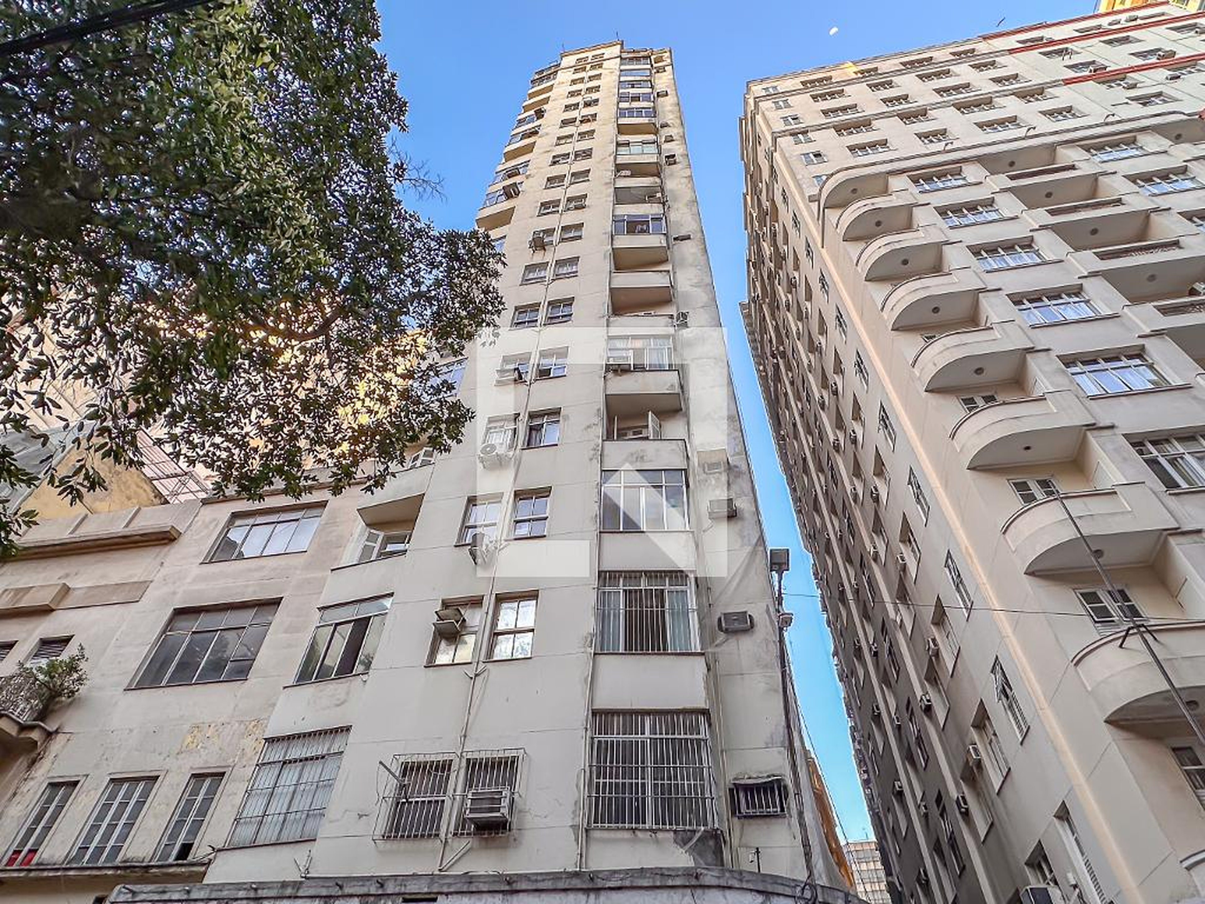 Fachada Condomínio em Praça Floriano, 90