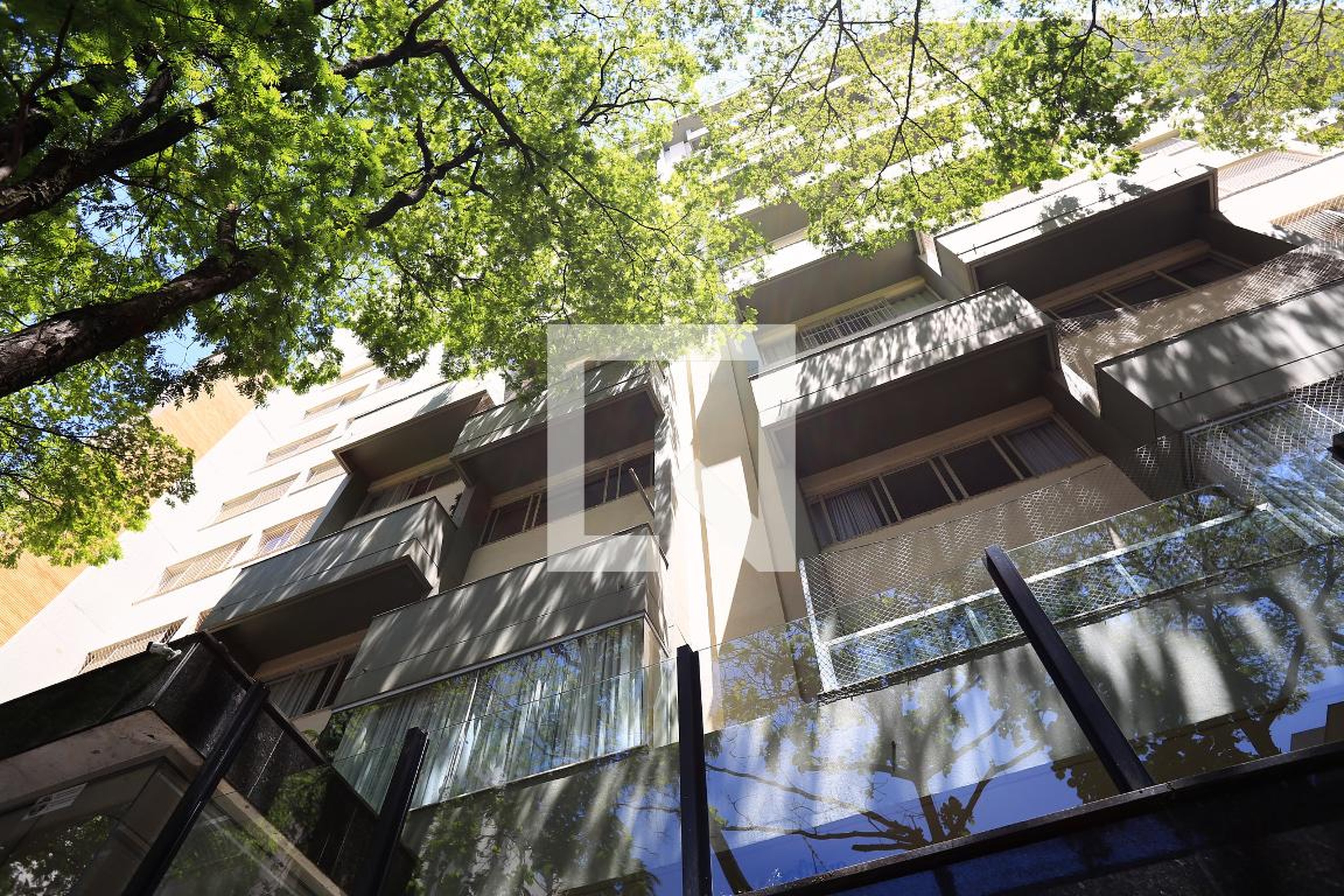 Fachada Condomínio em Rua Washington, 671