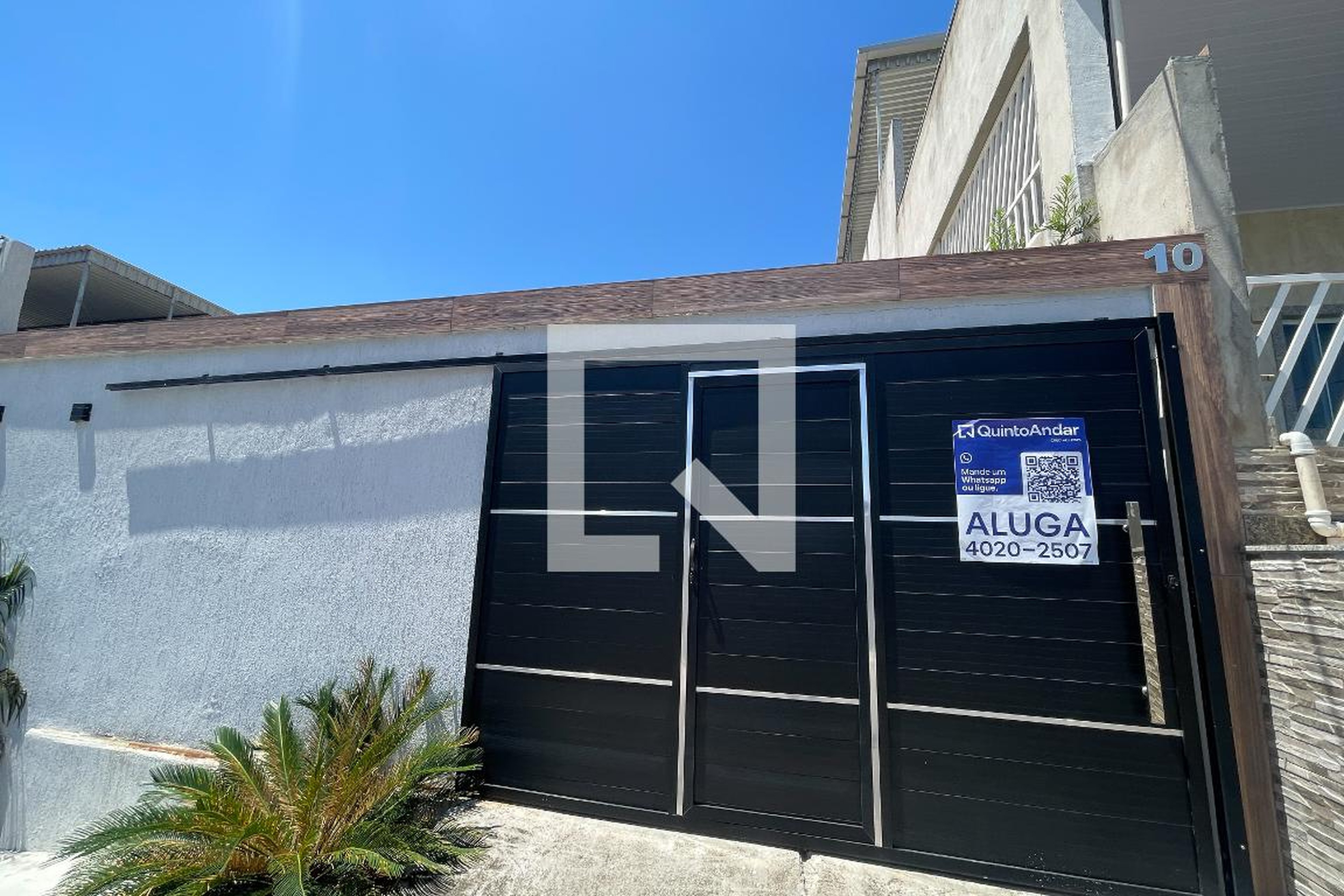 Fachada Condomínio em Avenida General Carlos Marciano de Medeiros, 305