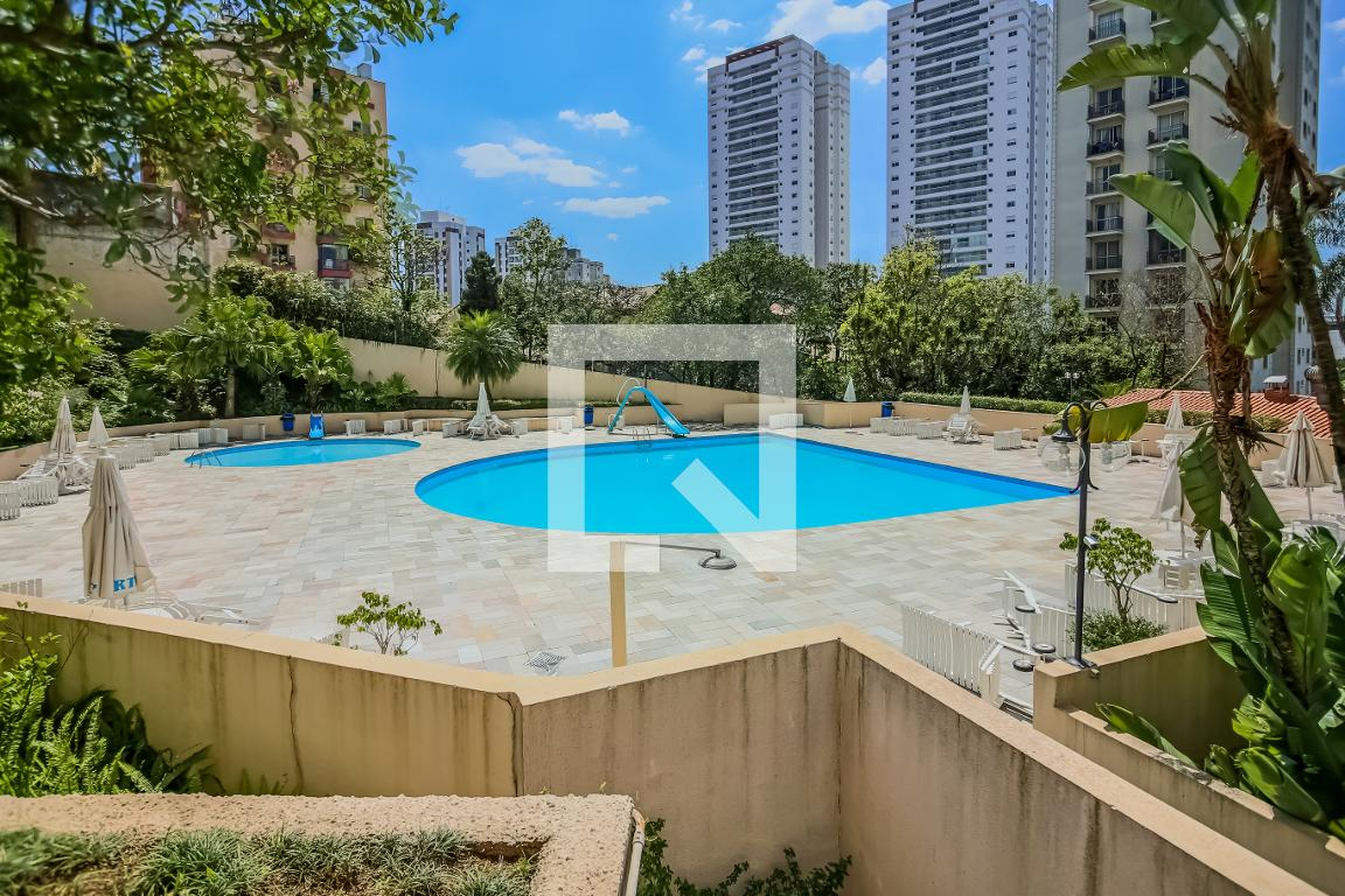 Piscina - Torre Alta Plaza